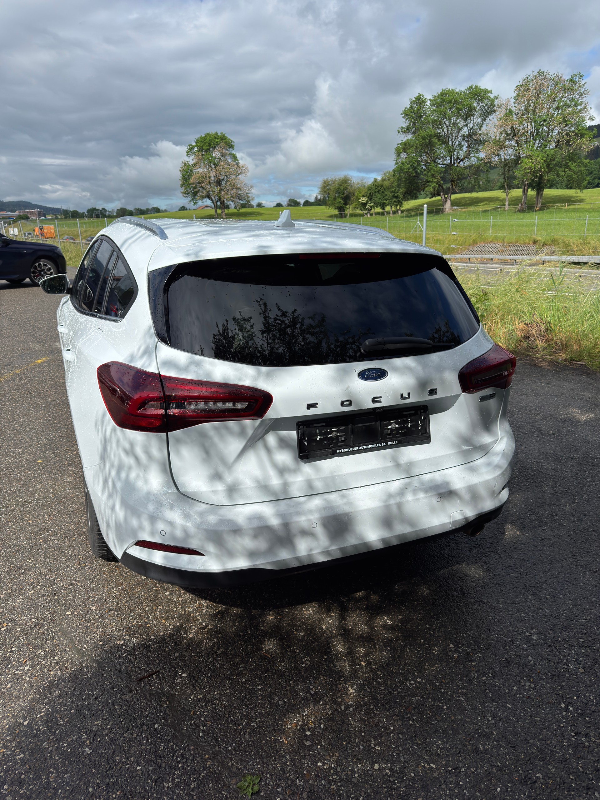 FORD 1.0i EcoB Hybrid 155 Titanium X-image-3