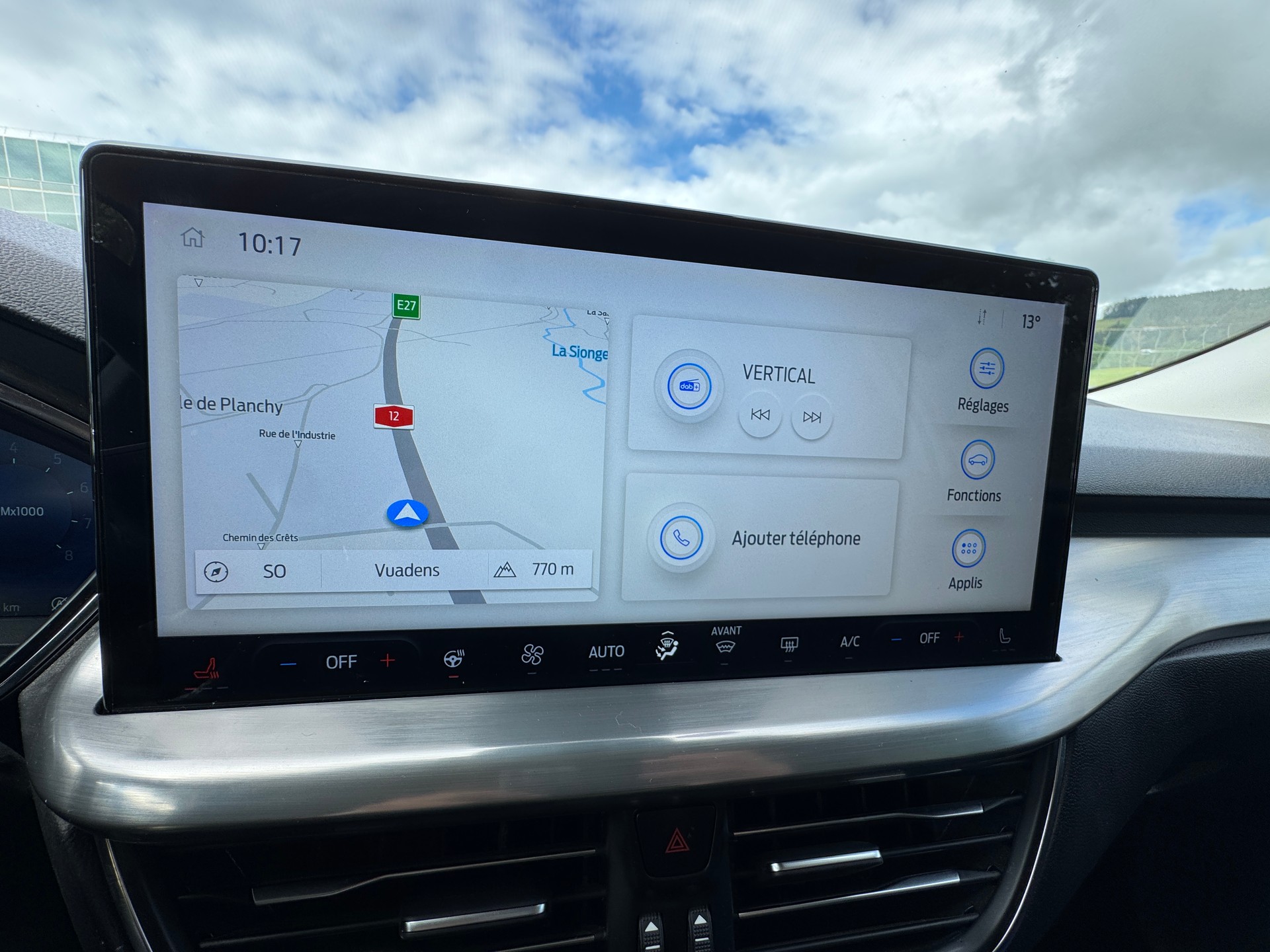 FORD 1.0i EcoB Hybrid 155 Titanium X-image-5
