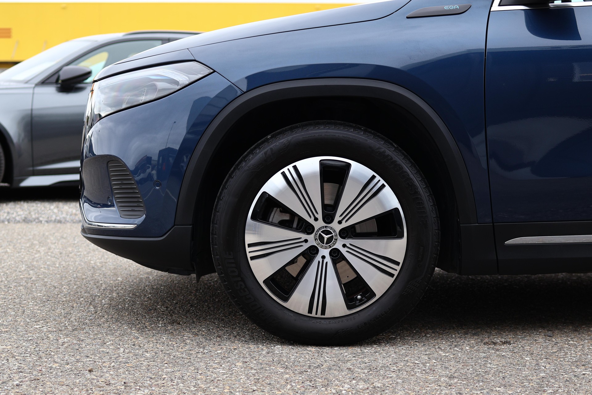 MERCEDES-BENZ EQA 250-image-11
