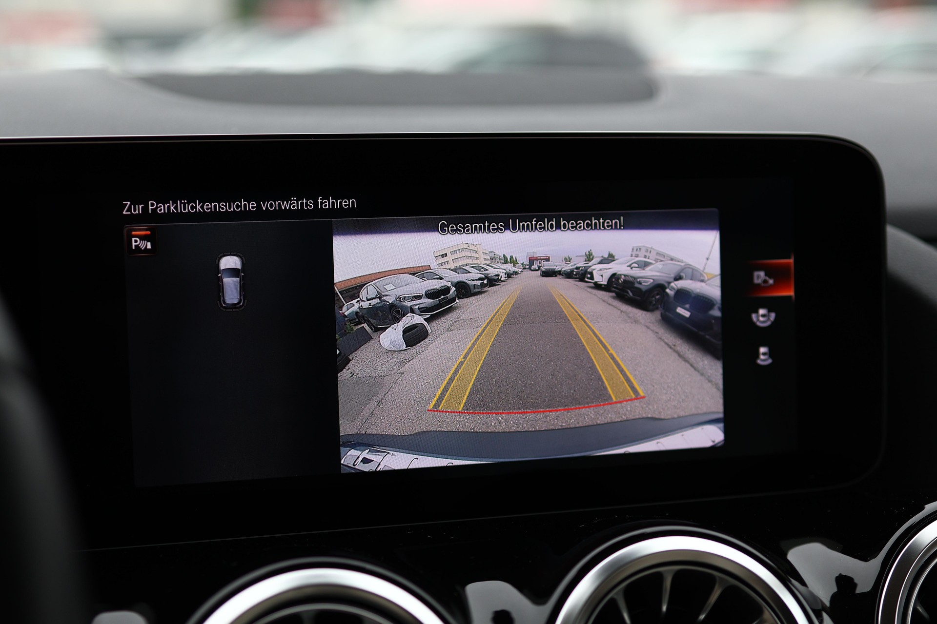 MERCEDES-BENZ EQA 250-image-25