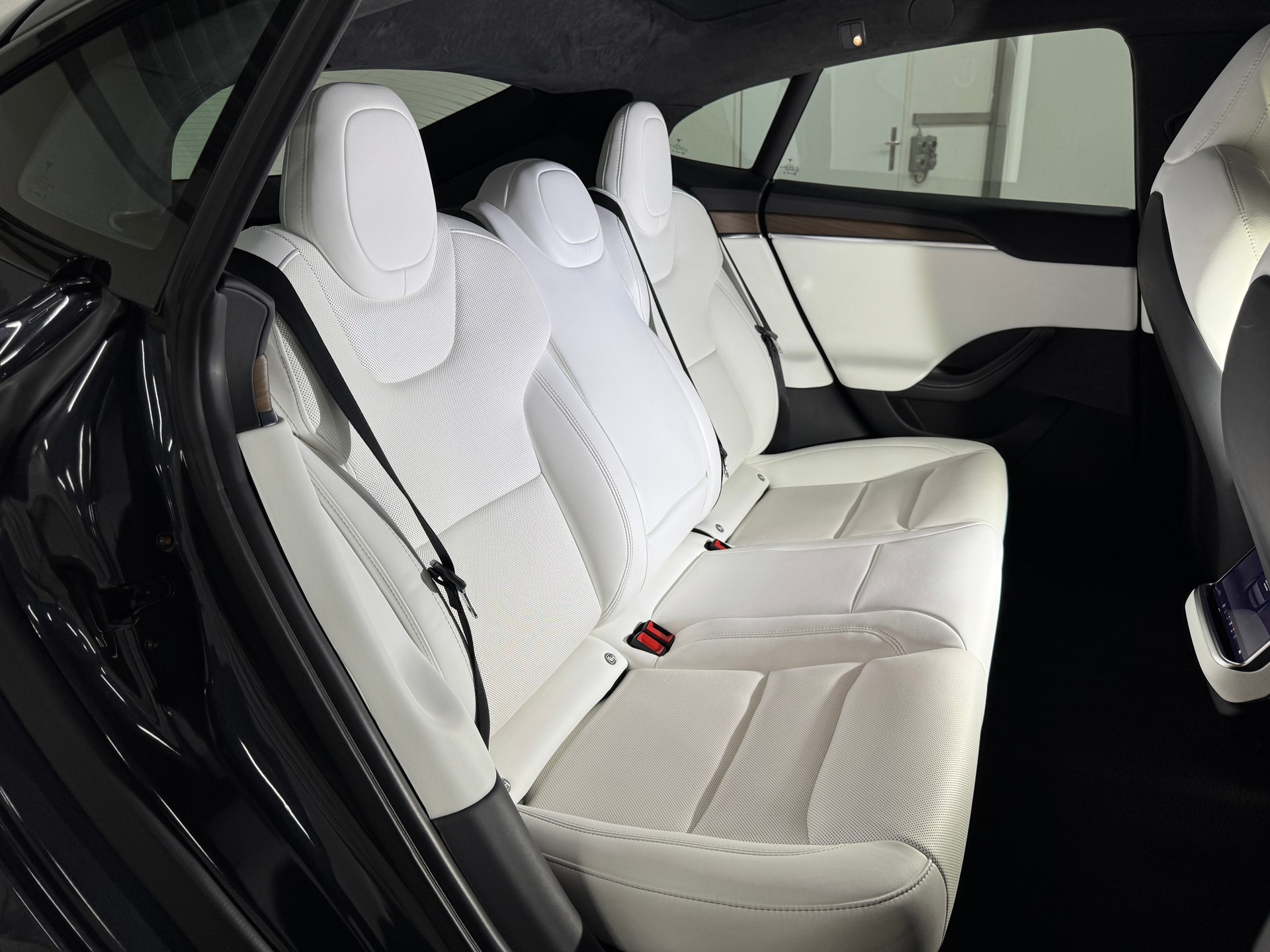 TESLA Model S 100 kWh Palladium Long Range // Autopilot 4 inkl. FSD-image-8