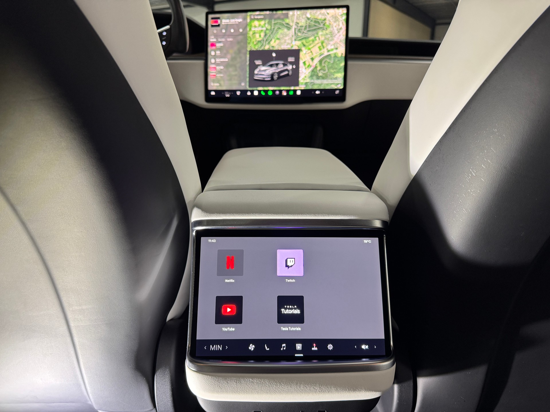 TESLA Model S 100 kWh Palladium Long Range // Autopilot 4 inkl. FSD-image-9