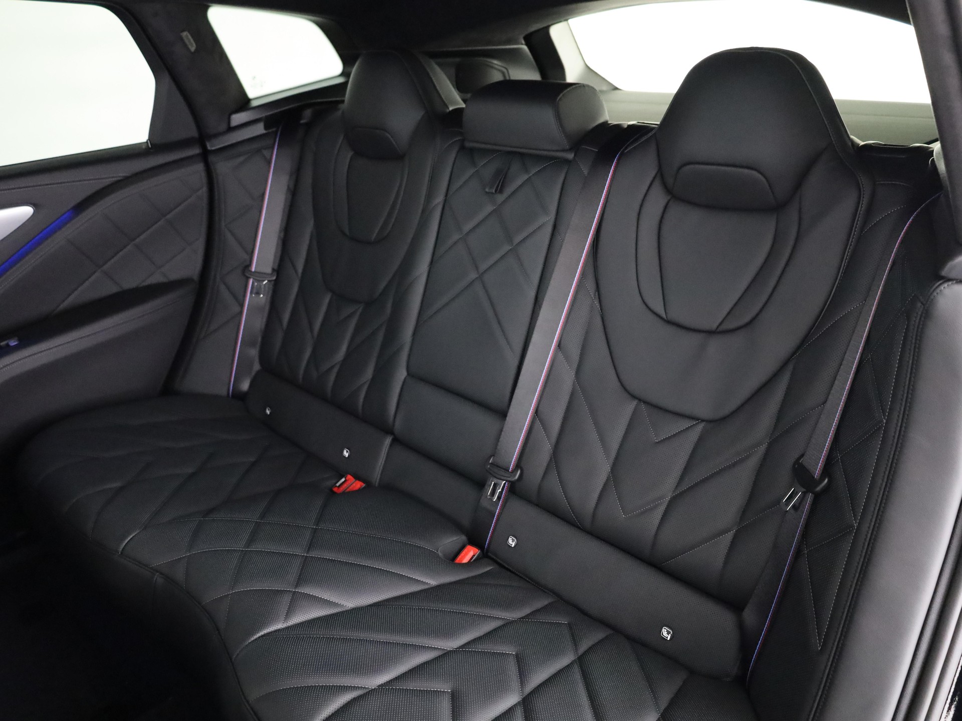 BMW XM Label Plug-in Hybrid-image-14