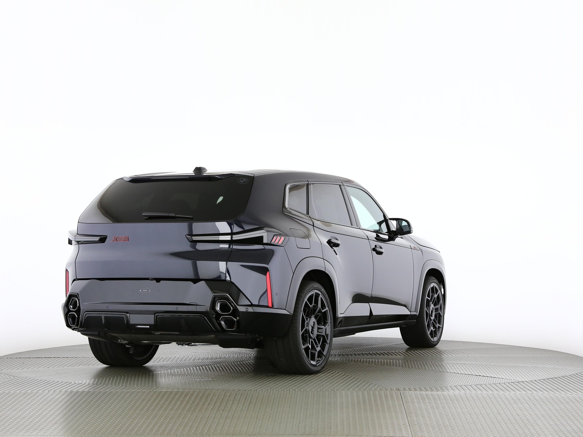 BMW XM Label Plug-in Hybrid-image-1