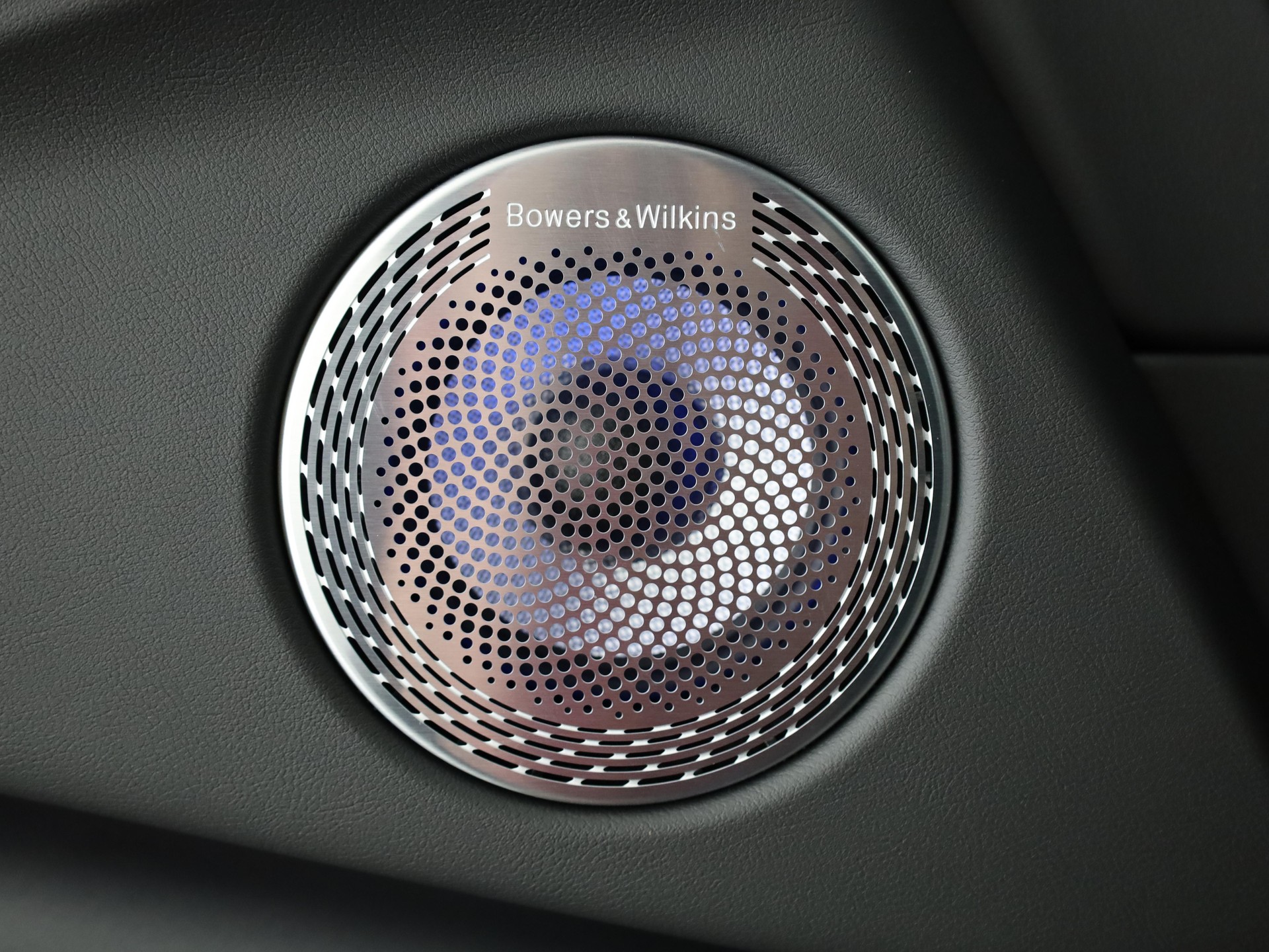 BMW XM Label Plug-in Hybrid-image-10