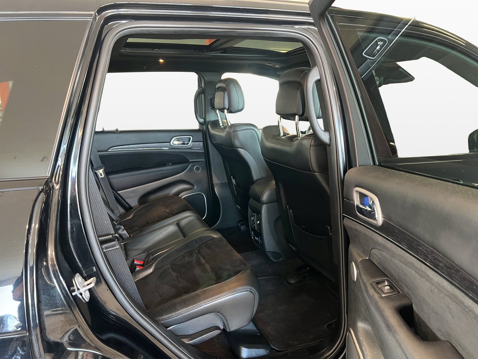 JEEP Grand Cherokee 3.0 CRD S Automatic-image-9