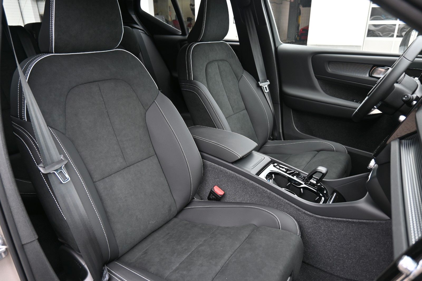 VOLVO B4-image-7