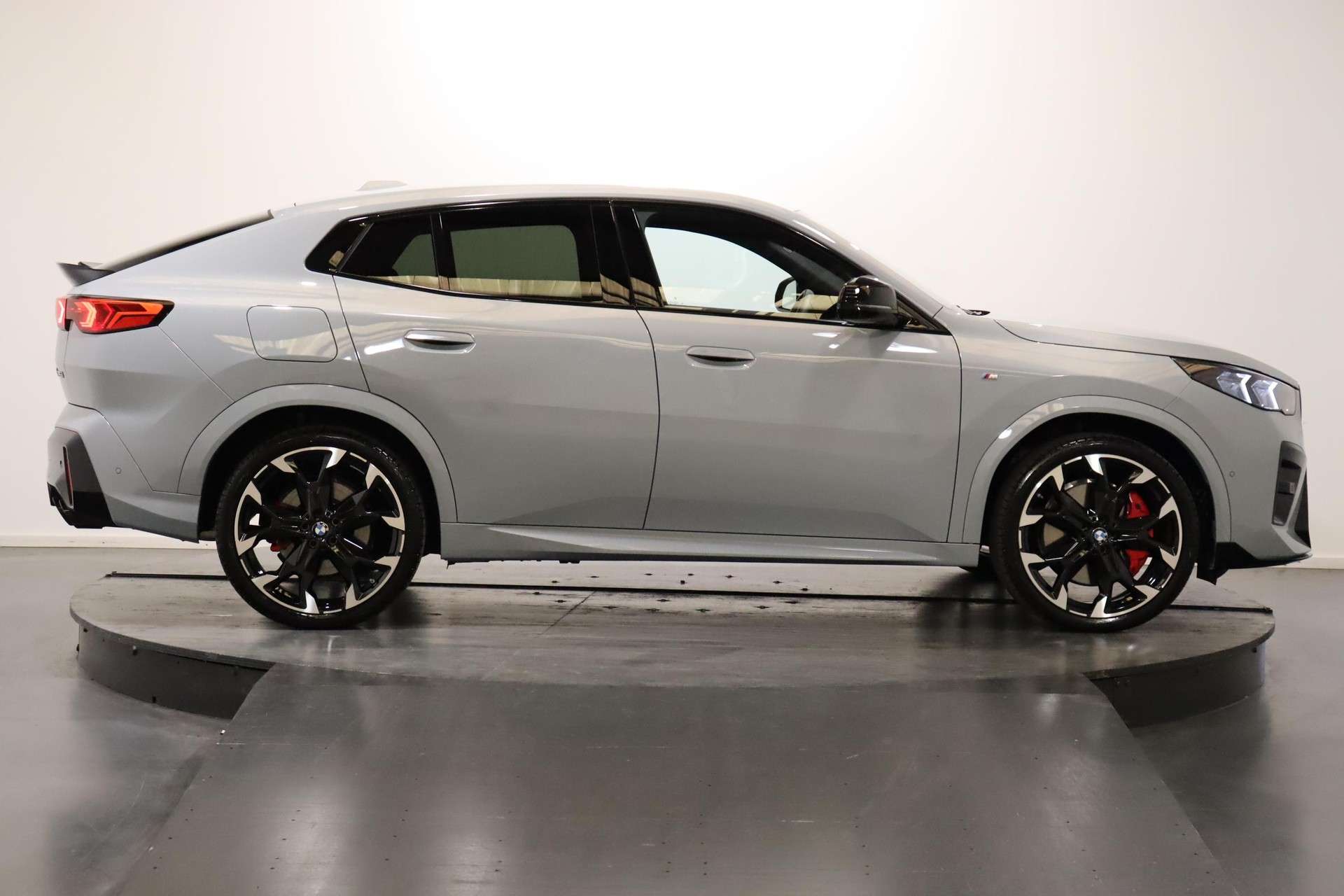 BMW X2 M35i-image-2