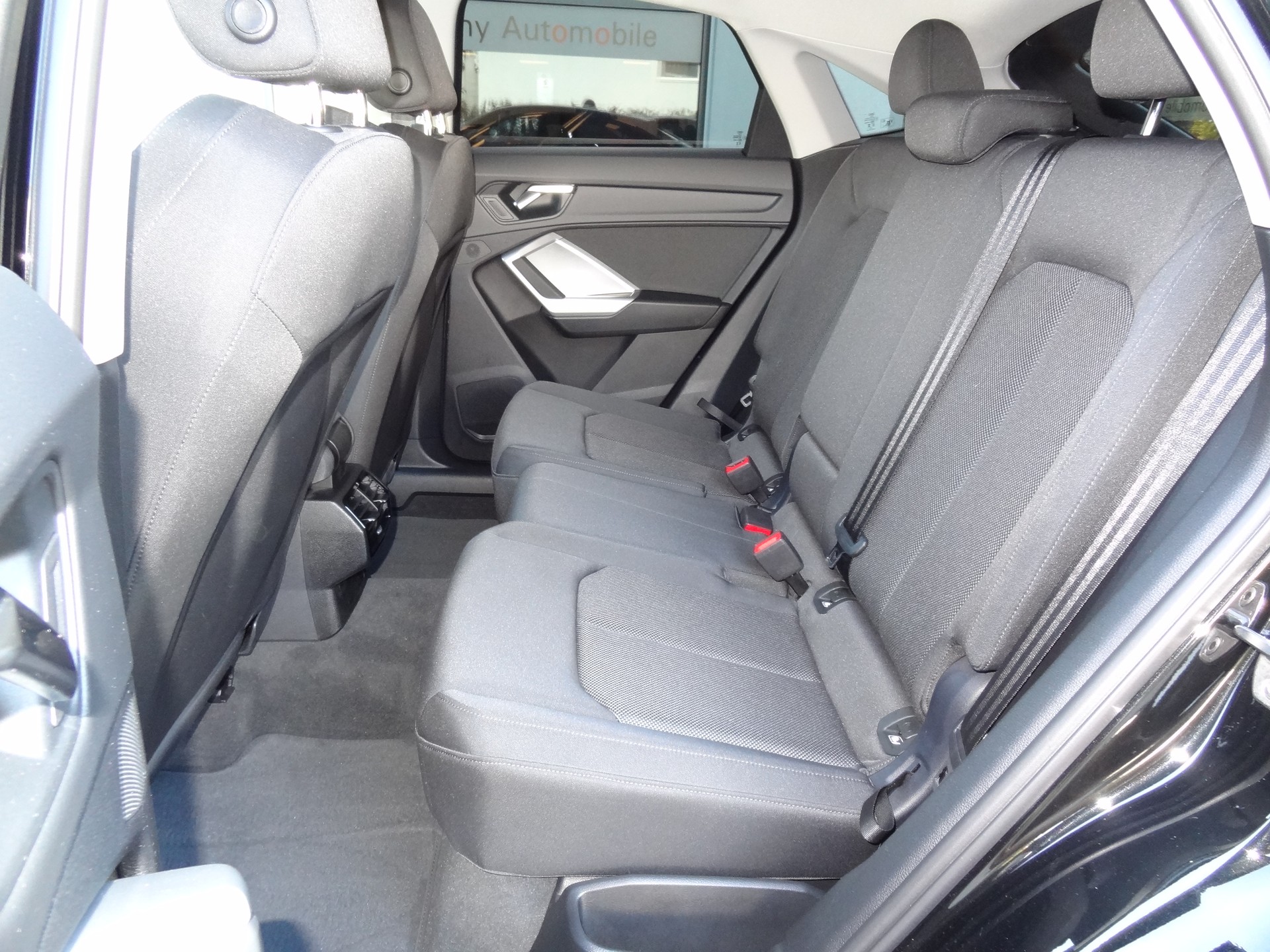 AUDI Q3 Sportback 40 TFSI quattro S-tronic-image-9