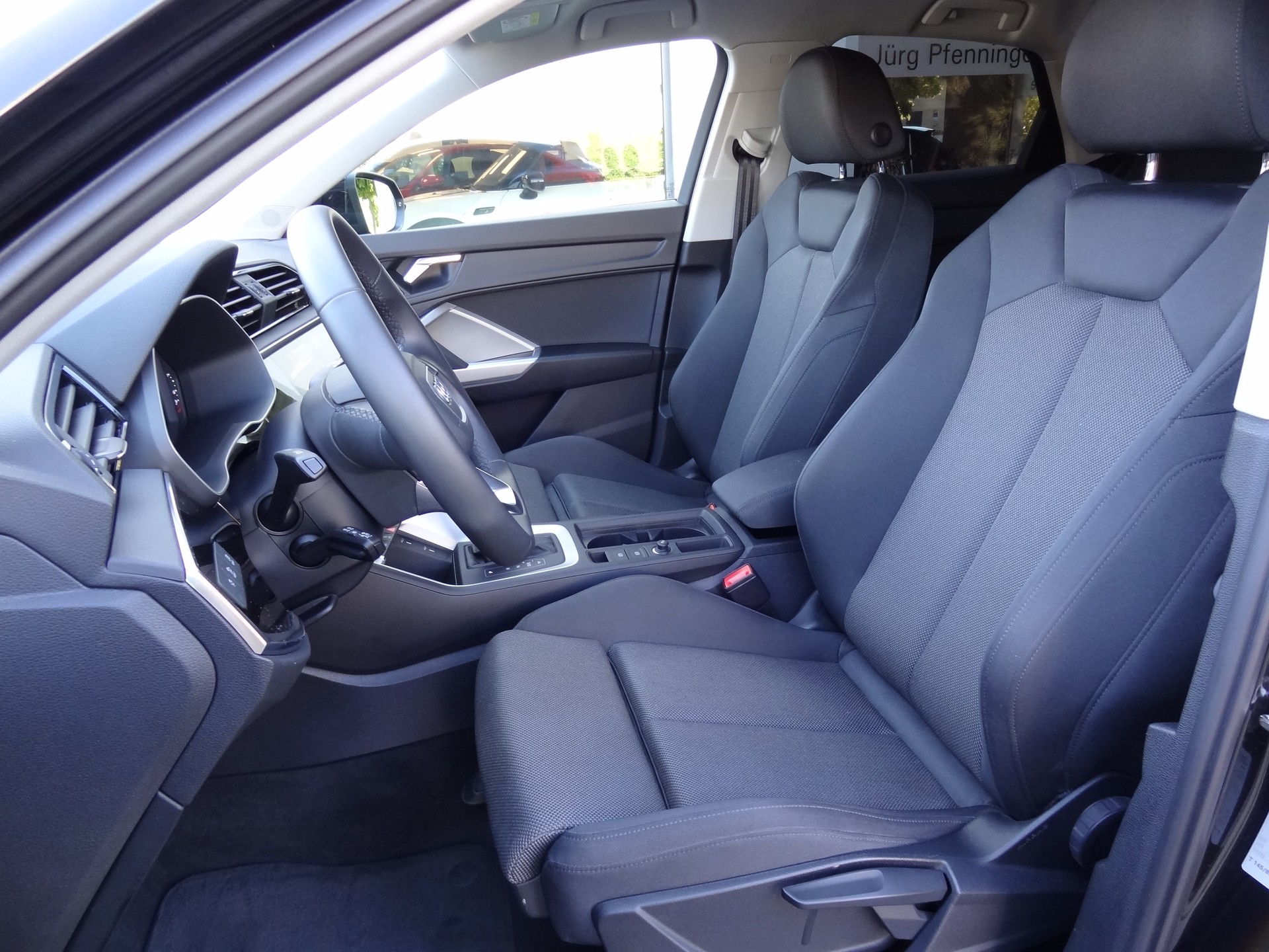 AUDI Q3 Sportback 40 TFSI quattro S-tronic-image-8