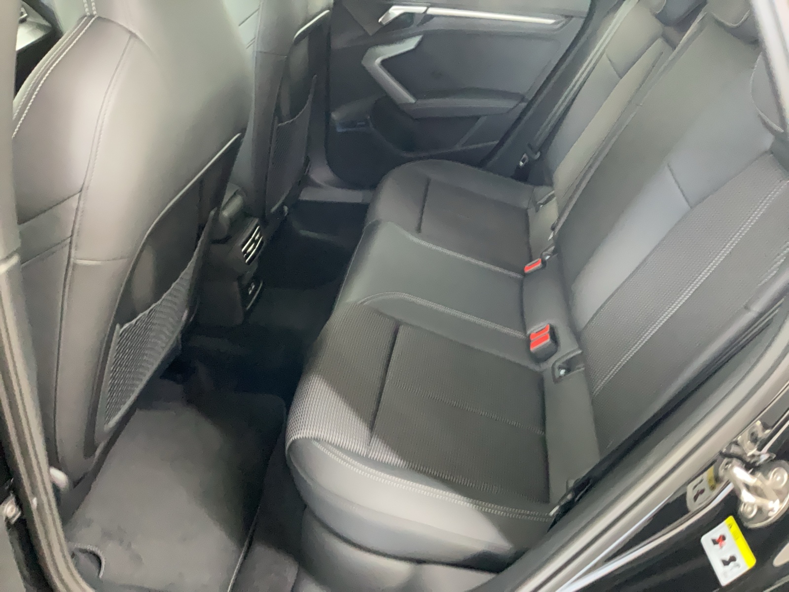 AUDI A3 Sportback TFSI e 200 kW S line Attraction S tronic-image-11