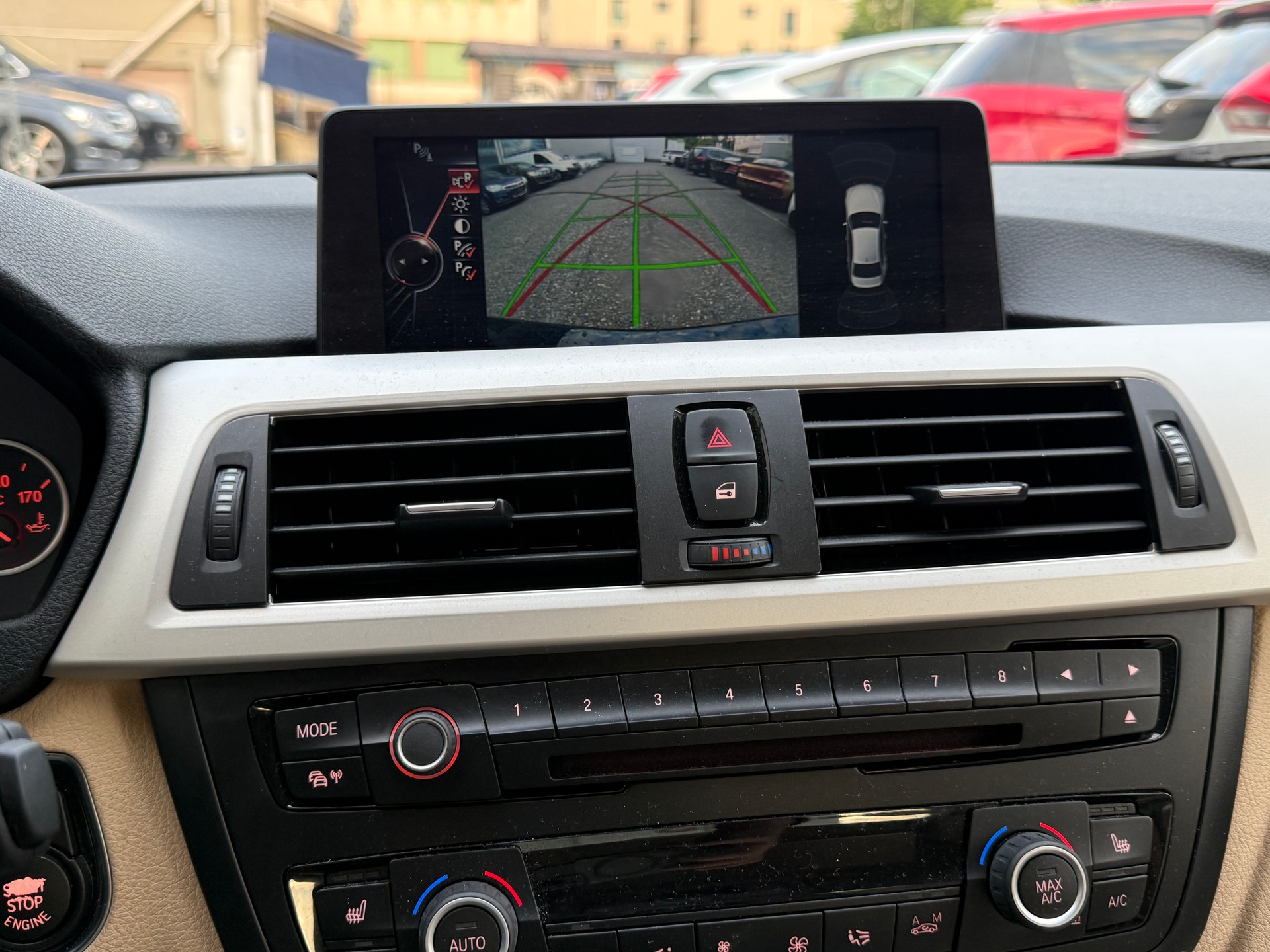 BMW 320i xDrive Sport Line Steptronic-image-6