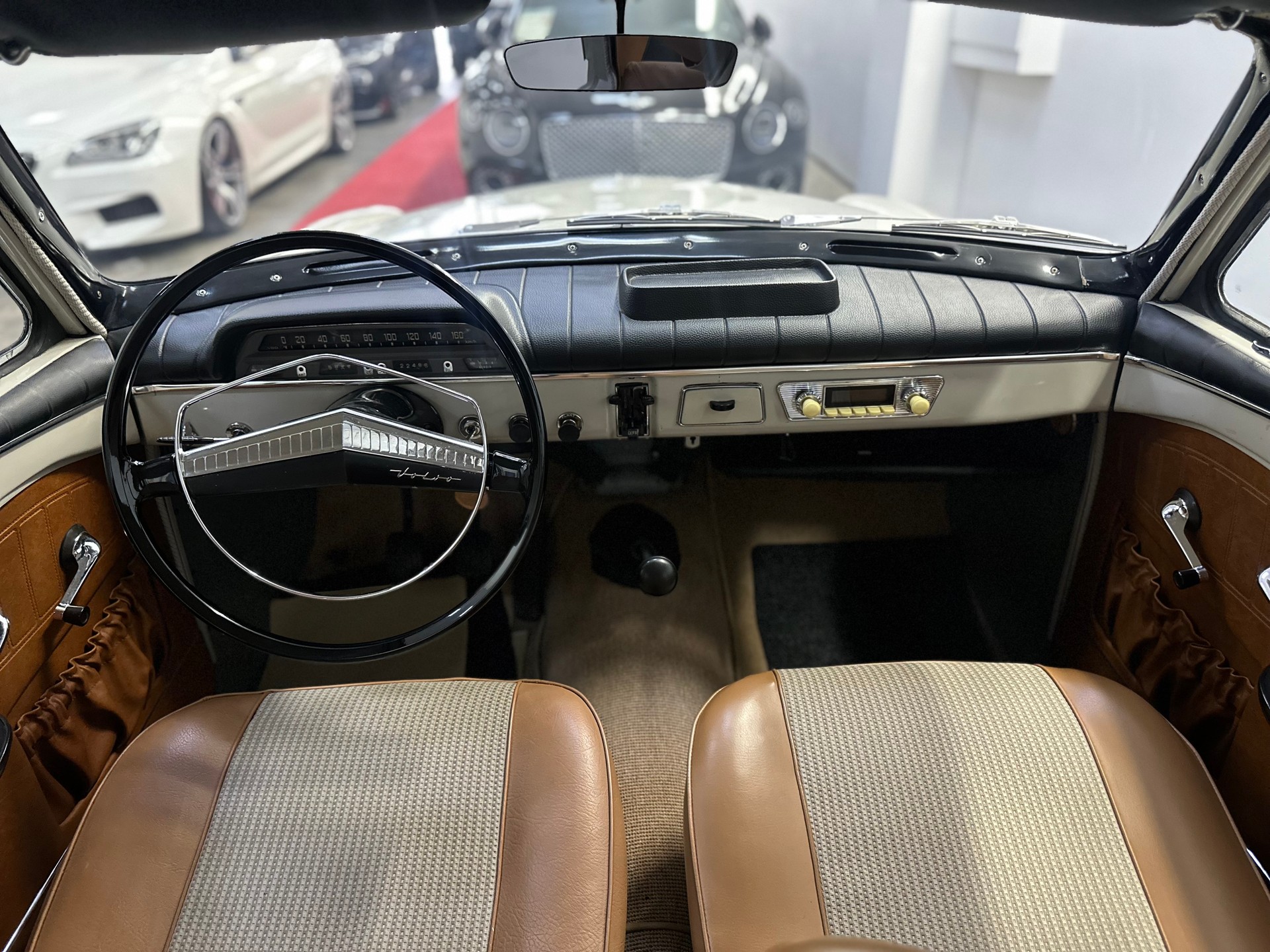 VOLVO P12132-image-9