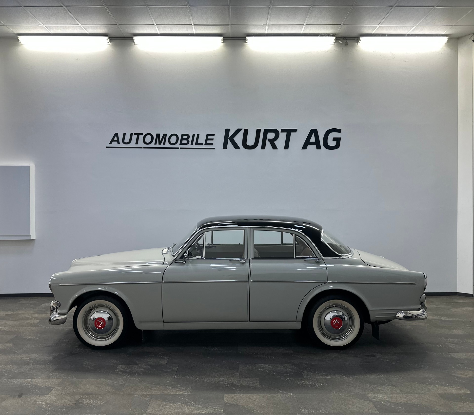 VOLVO P12132-image-2