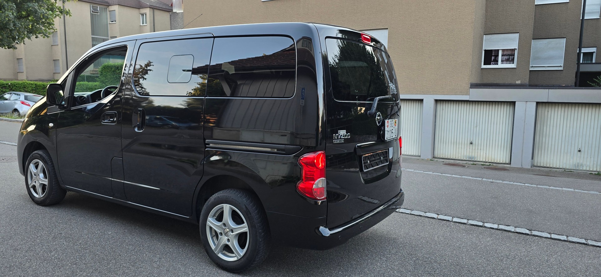 NISSAN NV200 1.5 dCi 110 Evalia Tekna-image-4