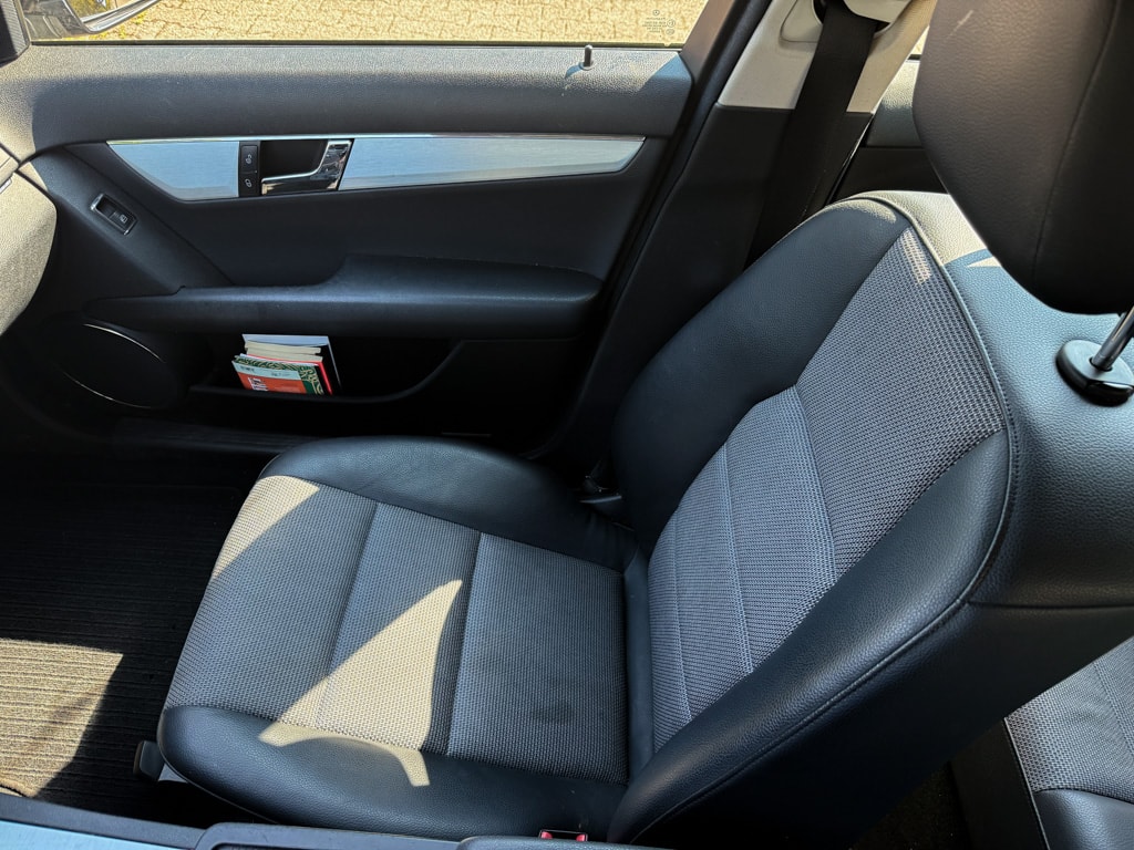 MERCEDES-BENZ C 200 Kompressor-image-5