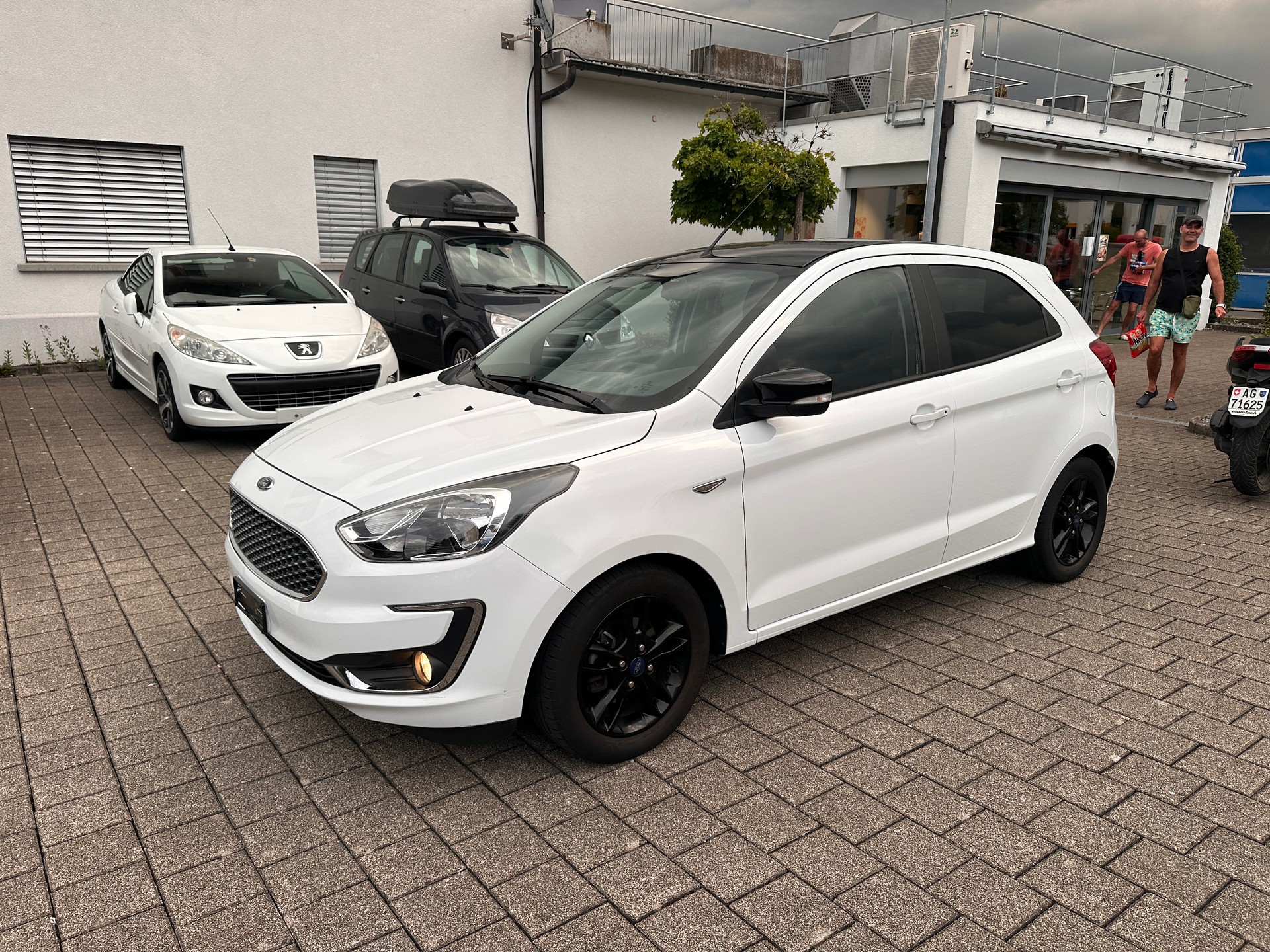 FORD KA+ 1.2 Ti-VCT Black Edition-image-0