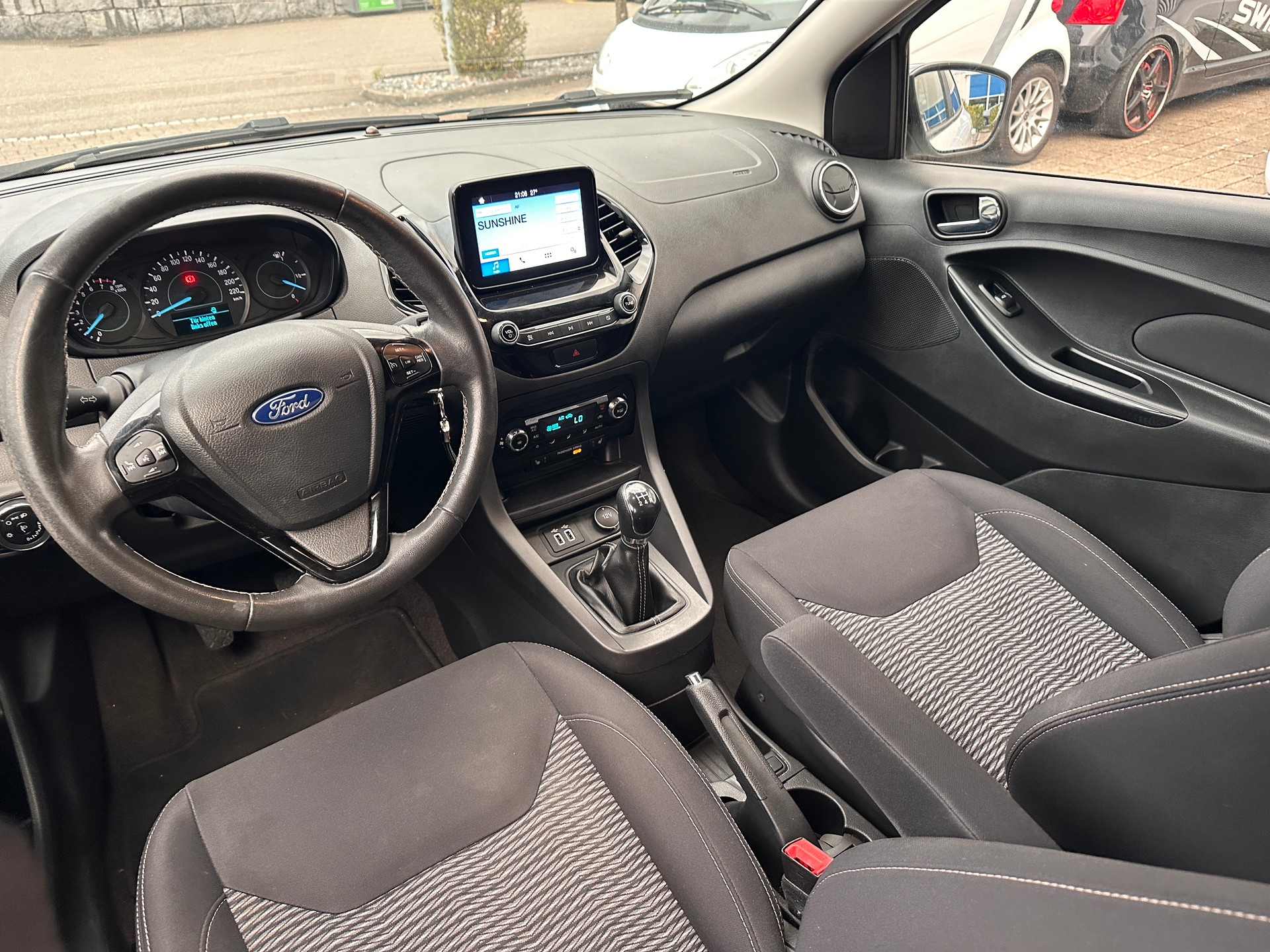 FORD KA+ 1.2 Ti-VCT Black Edition-image-3