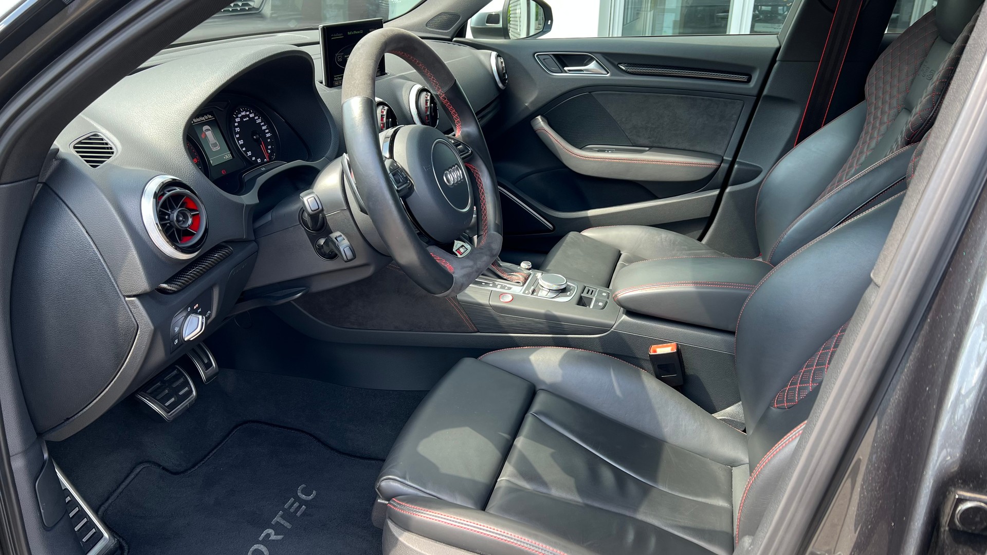 AUDI Sportback 2.5 TFSI Quattro / Sportec Stufe 4-image-8