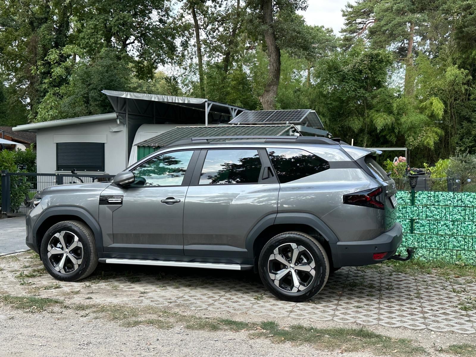 DACIA 1.8 Hybrid Journey-image-0