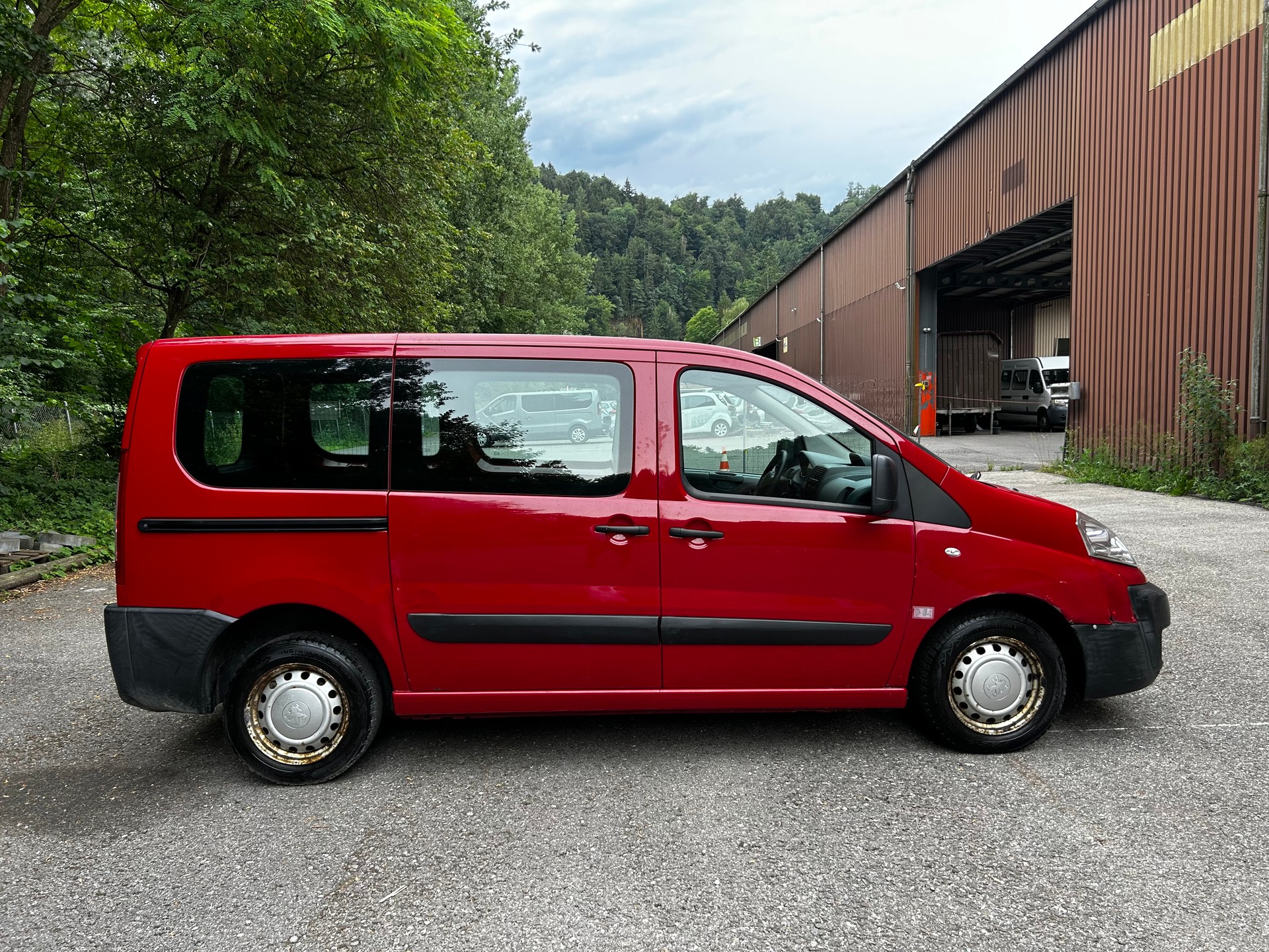 PEUGEOT Expert 2.0 HDi 229 L2H1-image-2