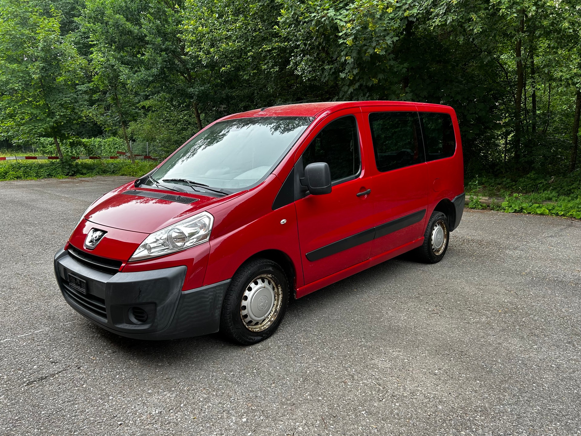 PEUGEOT Expert 2.0 HDi 229 L2H1-image-1