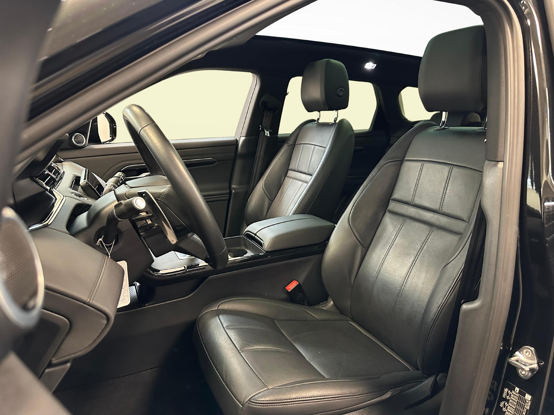 LAND ROVER Range Rover Evoque 1.5 T 300e R-Dynamic SE-image-4
