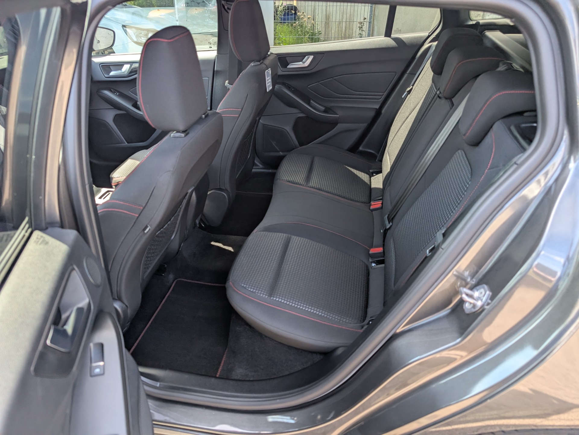 FORD Focus 1.0 MHEV ST-Line X Automat-image-6