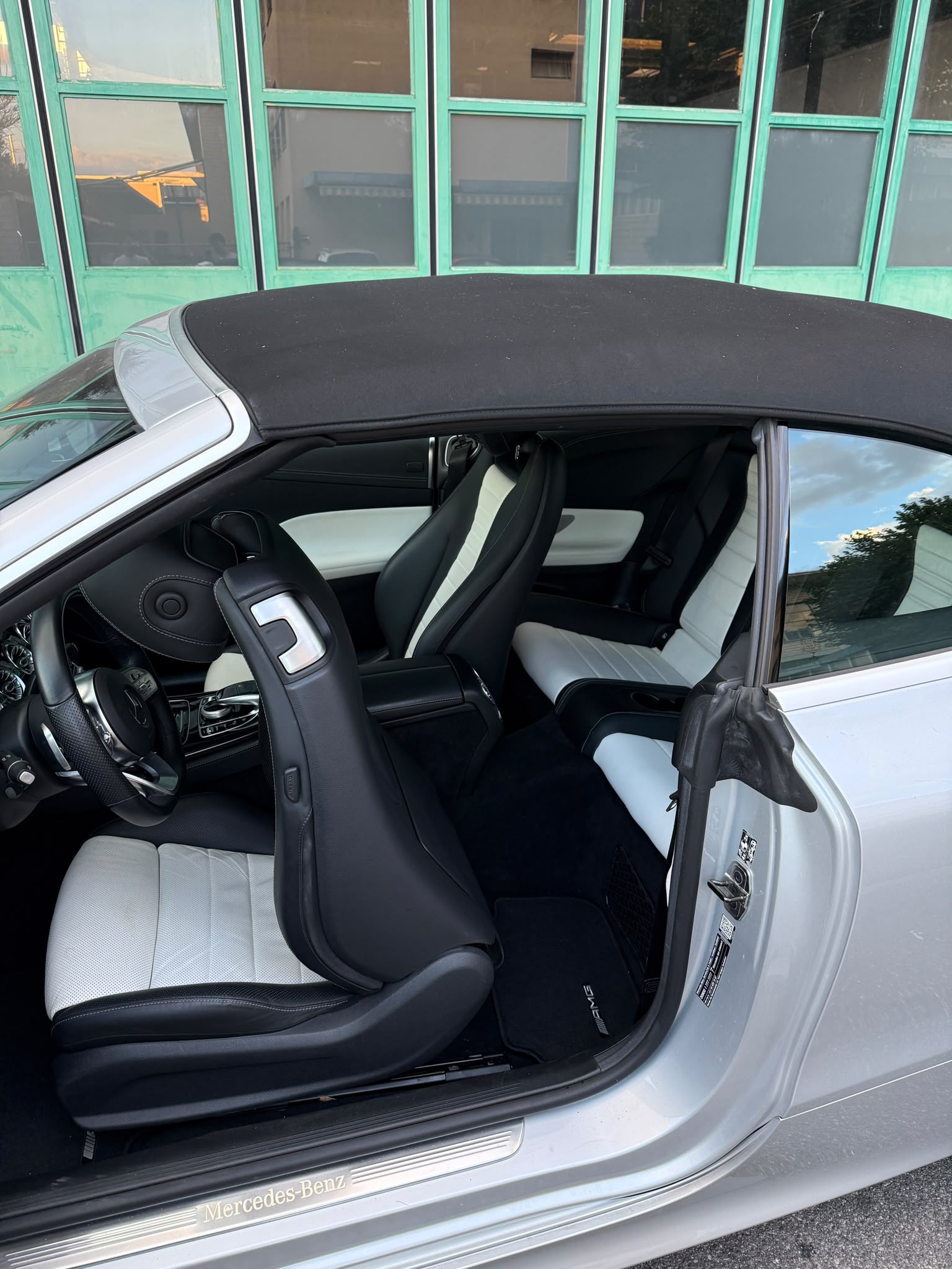 MERCEDES-BENZ E 450 Cabriolet AMG Line 4 Matic 9G-Tronic-image-4