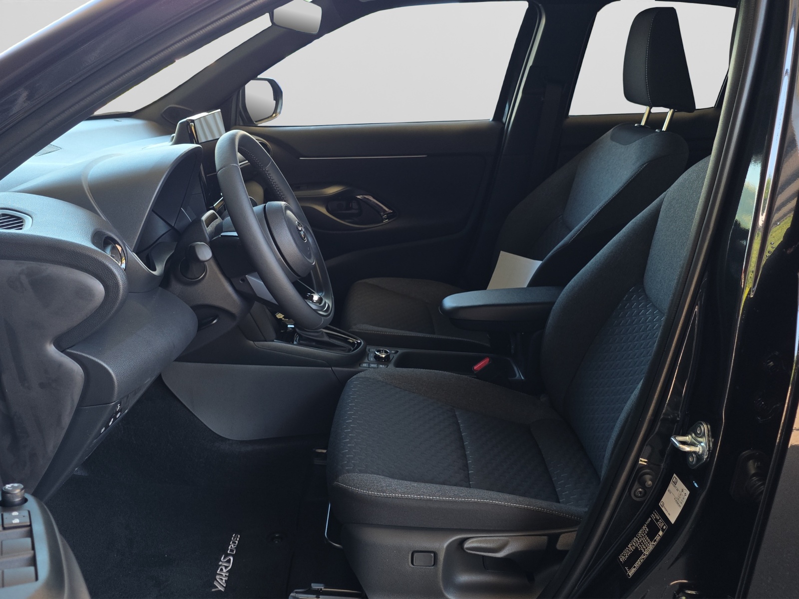 TOYOTA Yaris Cross 1.5 VVT-i HSD Trend AWD-i-image-8