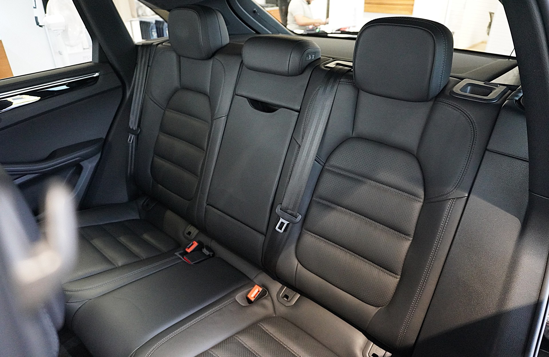 PORSCHE Macan Turbo PDK-image-17