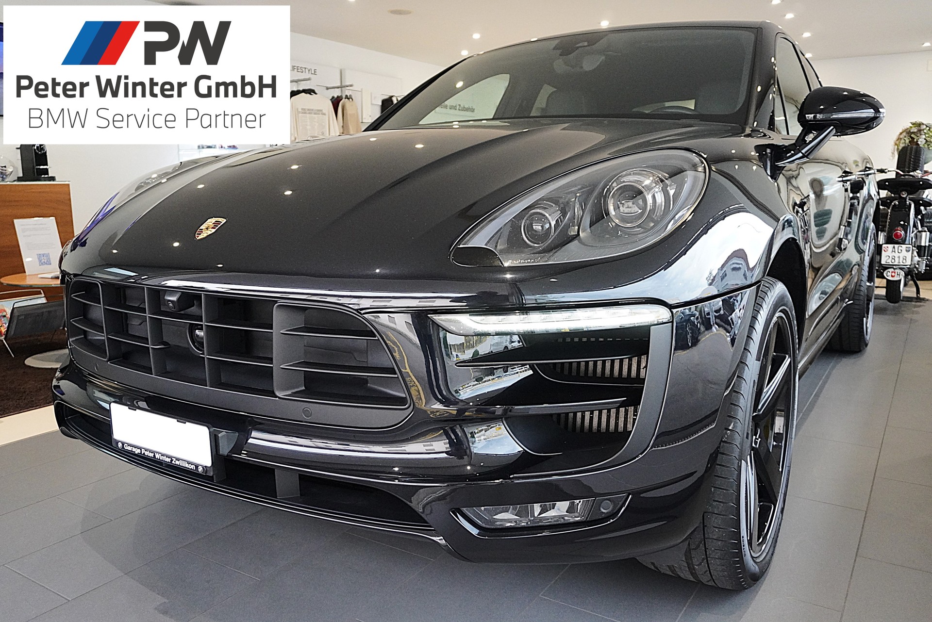 PORSCHE Macan Turbo PDK-image-0