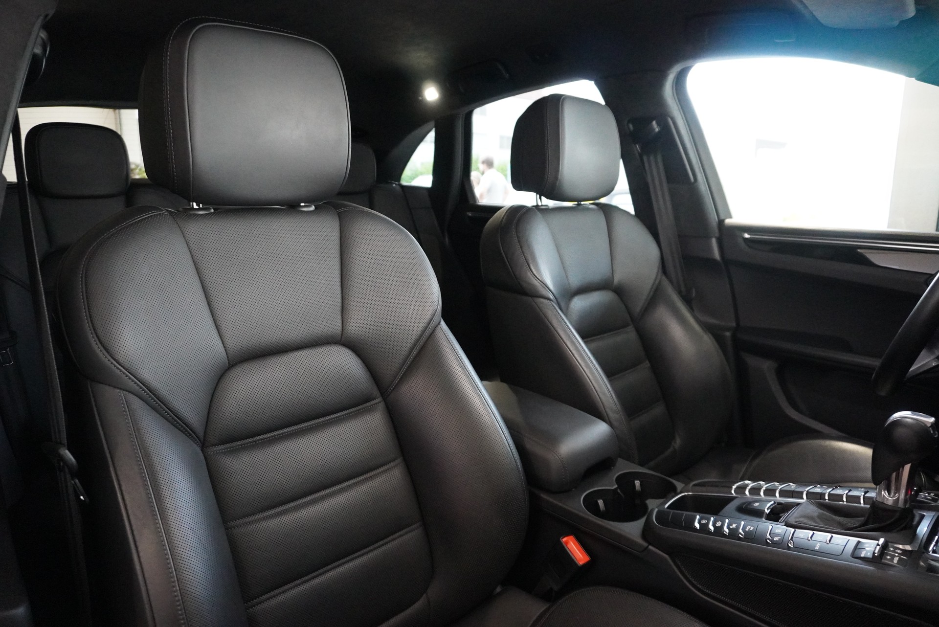 PORSCHE Macan Turbo PDK-image-7