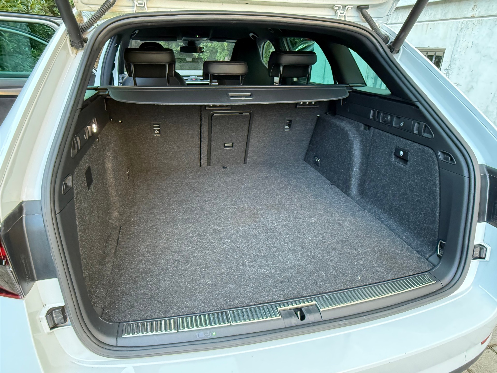 SKODA 1.4 TSI PHEV SportLine DSG-image-18