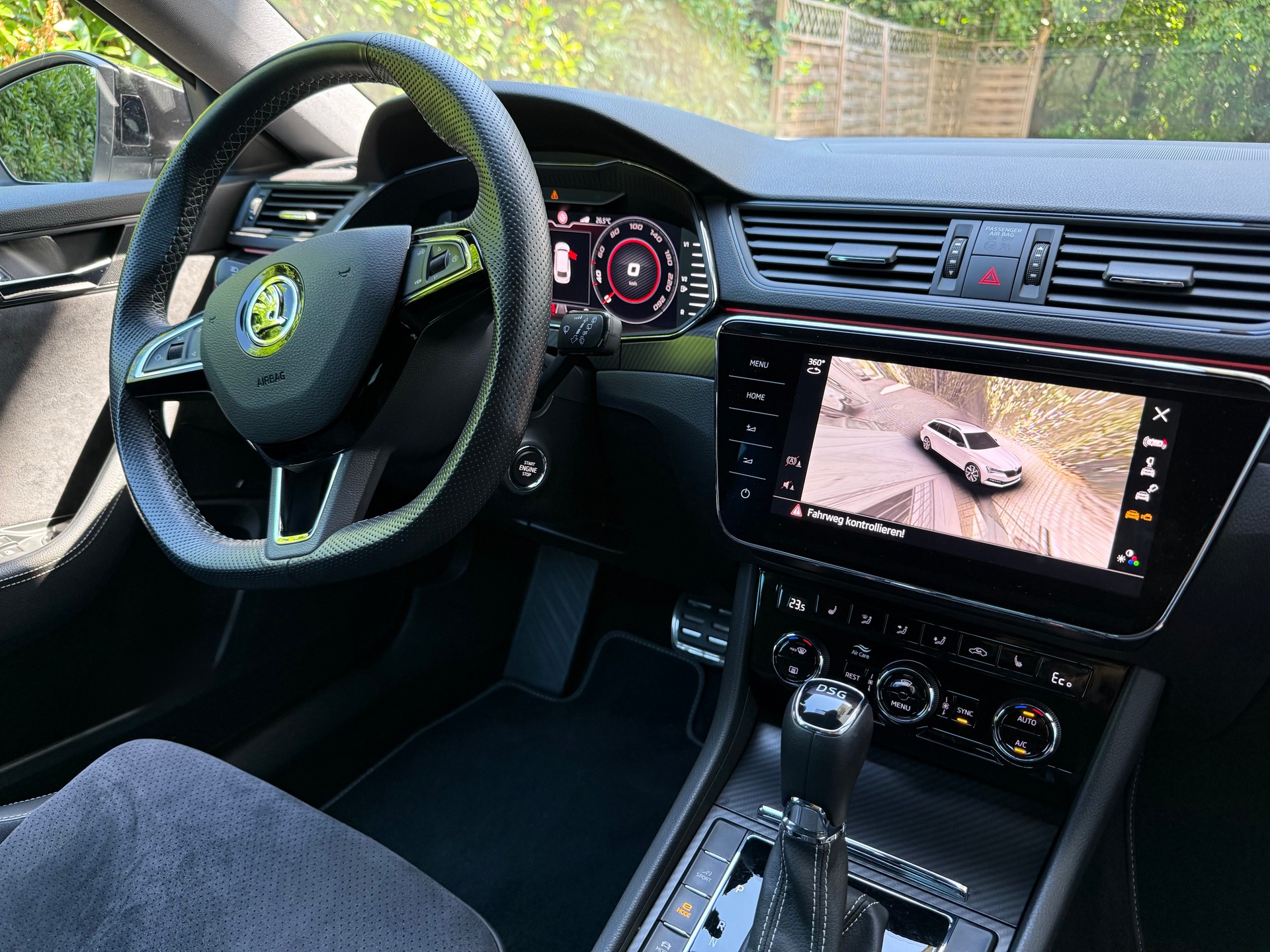 SKODA 1.4 TSI PHEV SportLine DSG-image-13