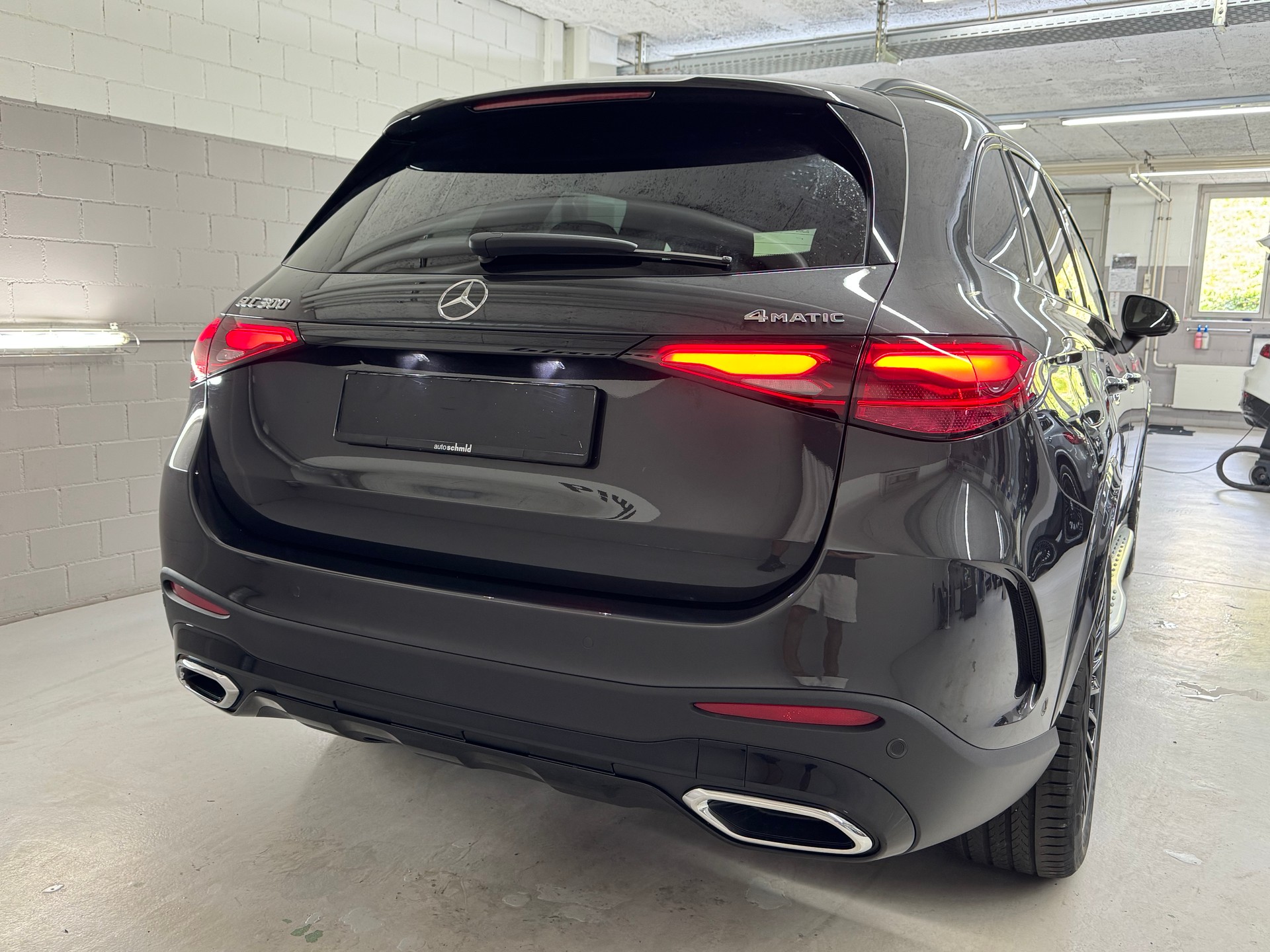 MERCEDES-BENZ GLC 300 4Matic 9G-Tronic-image-4