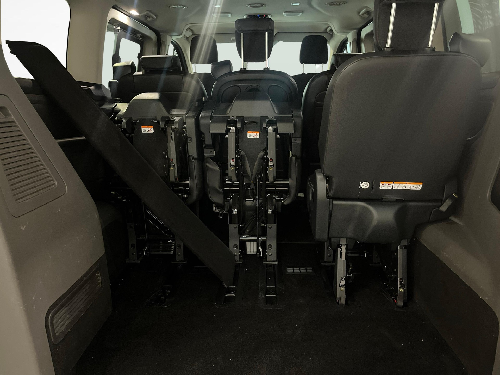 FORD Tourneo C Bus 320 L1 2.0 TDCi 185 Active-image-11