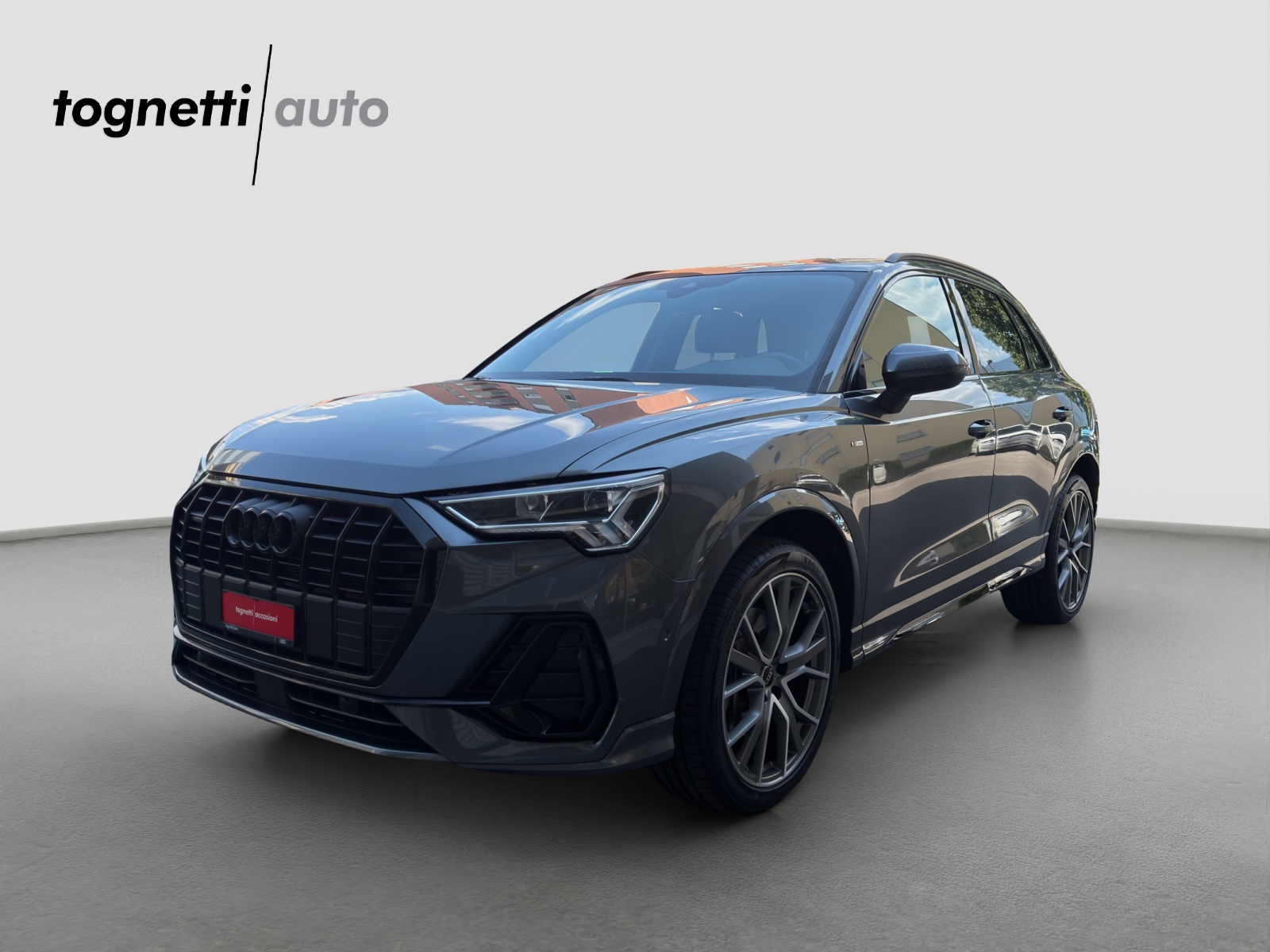 AUDI Q3 40 TDI S line quattro S-tronic-image-0