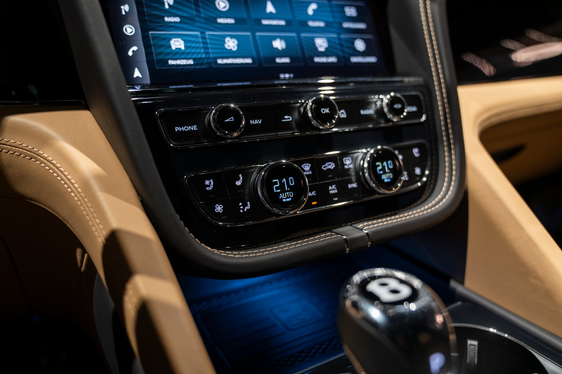 BENTLEY Bentayga V8 First Edition-image-12