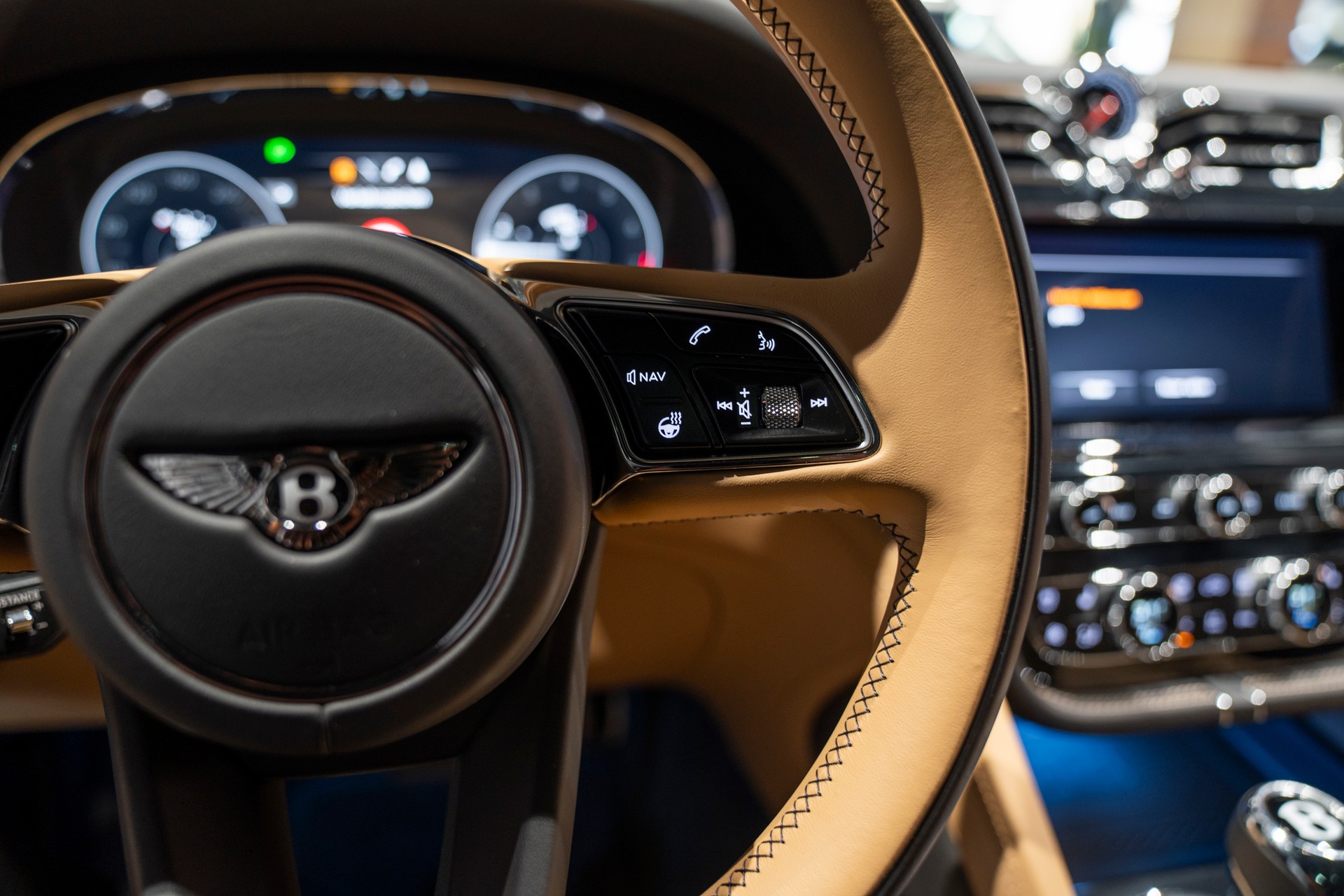 BENTLEY Bentayga V8 First Edition-image-11