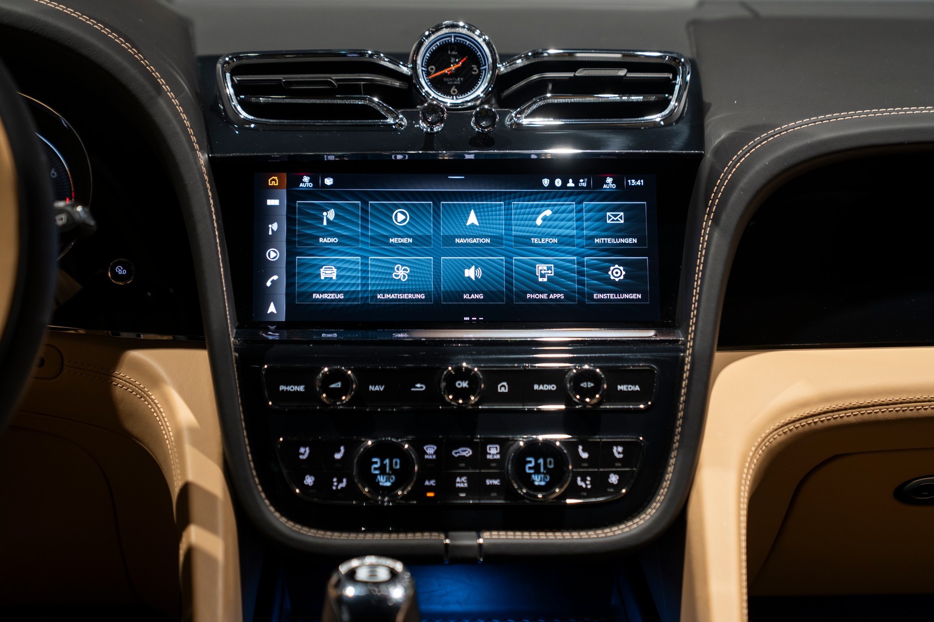 BENTLEY Bentayga V8 First Edition-image-15
