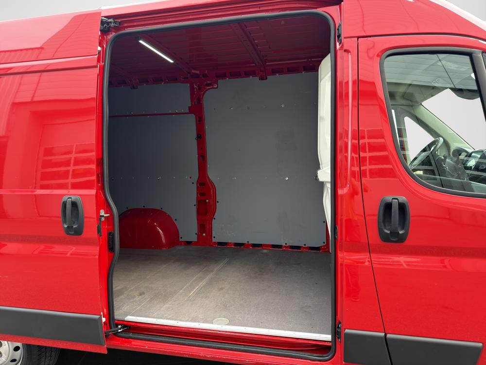 CITROEN Jumper 35 2.2 BlueHDi 165 L2H2-image-15