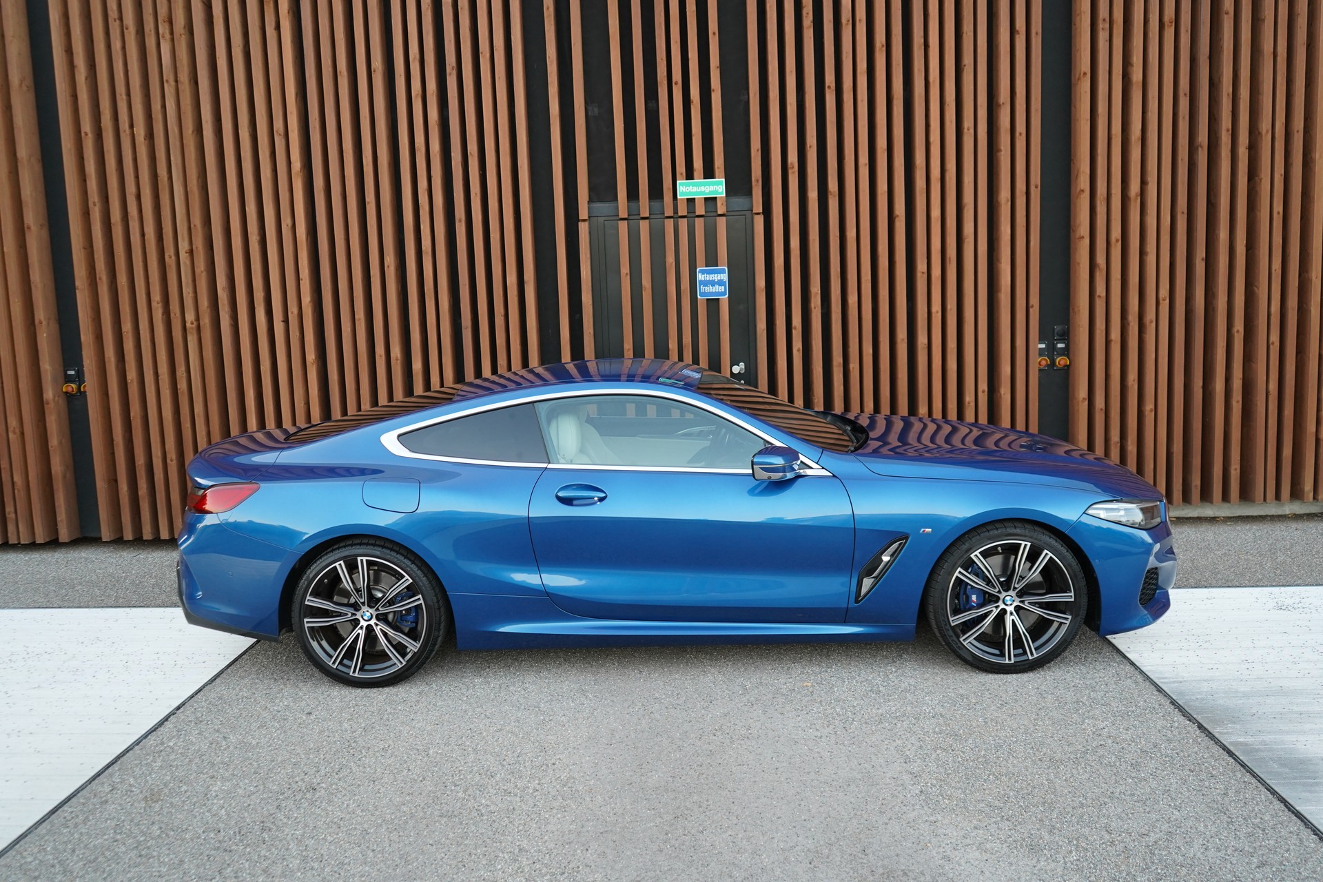 BMW 840d xDRIVE STEPTRONIC SPORT l 320 PS-image-4