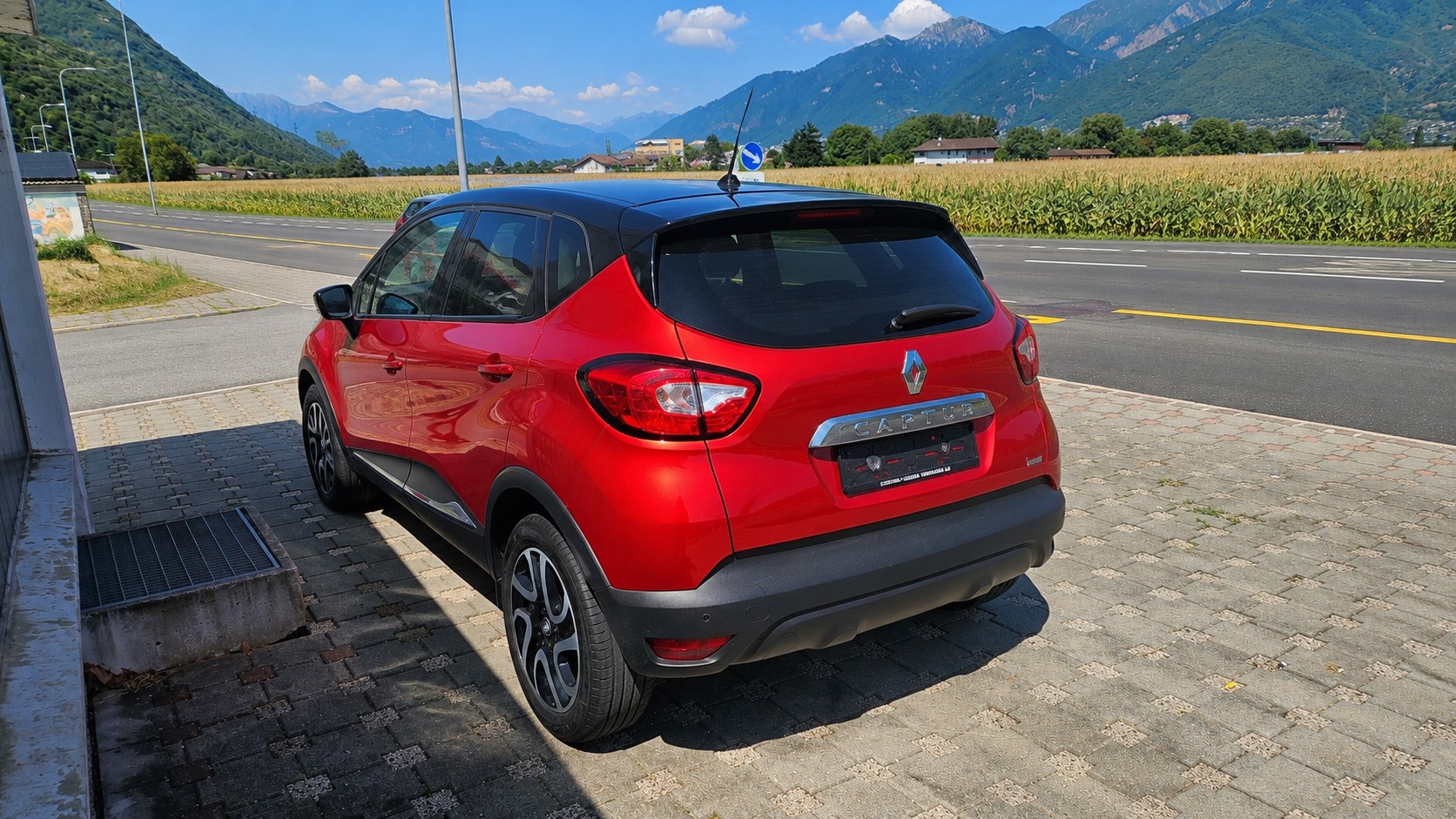 RENAULT Captur 1.2 T 16V Intens EDC-image-4