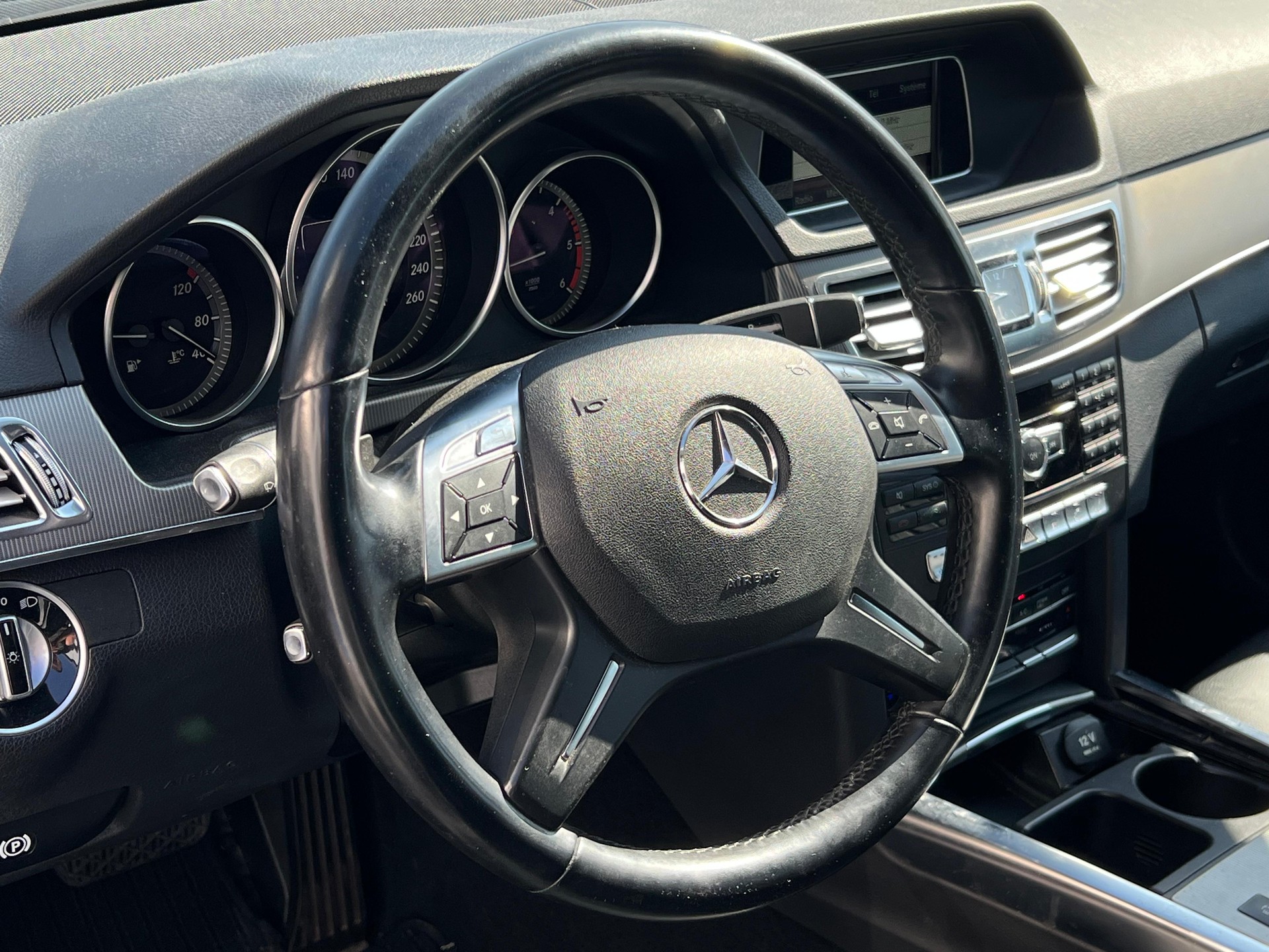 MERCEDES-BENZ E 250 CDI Elégance 4Matic 7G-Tronic / 7 PLÄTZE/ AB MFK-image-4