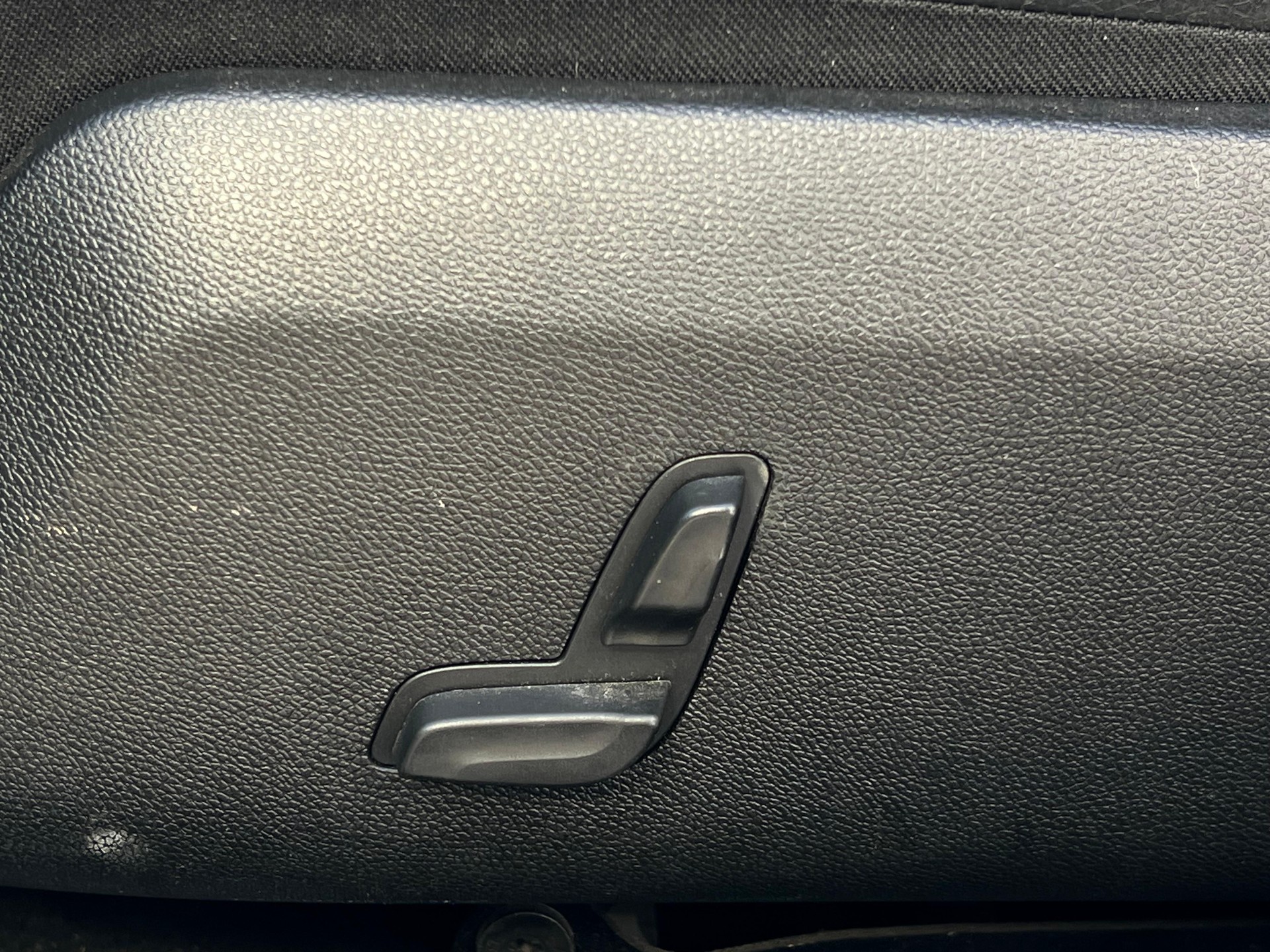 MERCEDES-BENZ E 250 CDI Elégance 4Matic 7G-Tronic / 7 PLÄTZE/ AB MFK-image-3
