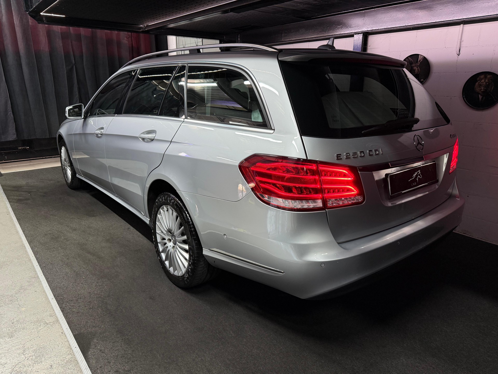 MERCEDES-BENZ E 250 CDI Elégance 4Matic 7G-Tronic / 7 PLÄTZE/ AB MFK-showroom-element-3