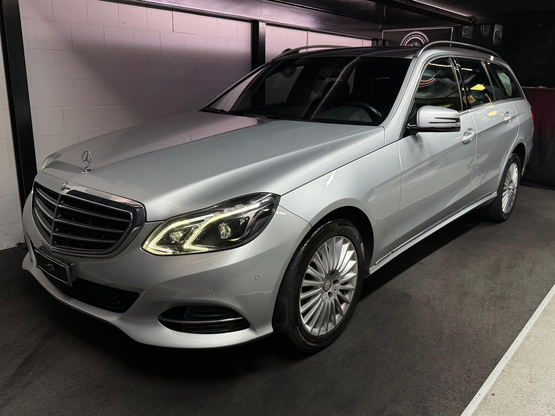 MERCEDES-BENZ E 250 CDI Elégance 4Matic 7G-Tronic / 7 PLÄTZE/ AB MFK-showroom-element-1