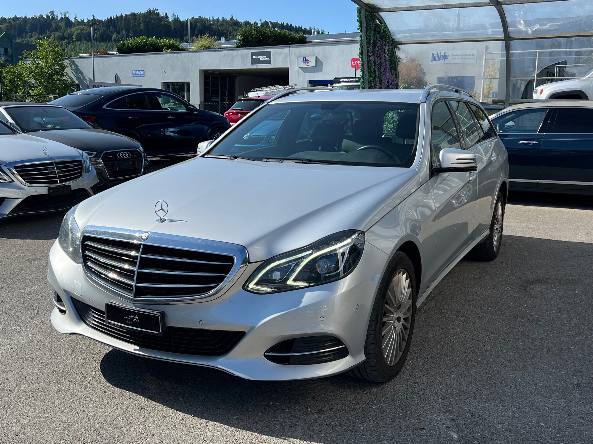 MERCEDES-BENZ E 250 CDI Elégance 4Matic 7G-Tronic / 7 PLÄTZE/ AB MFK-image-0