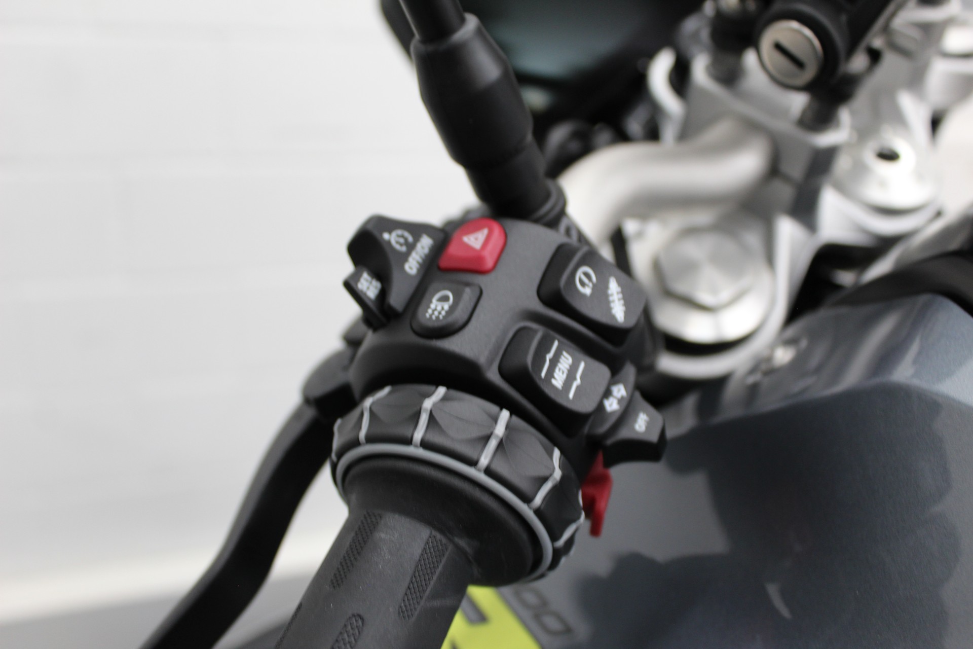 BMW F 900 R-image-6